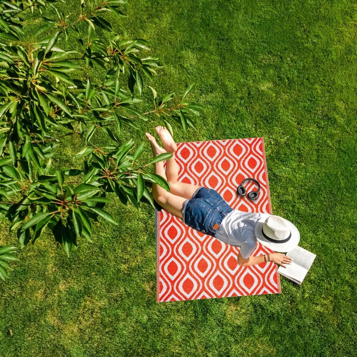Playa Rug Outdoor Recycled Reversible Plastic Folded Mat/Rug Venice Collection Lightweight & Weather. Water and UV Resistant