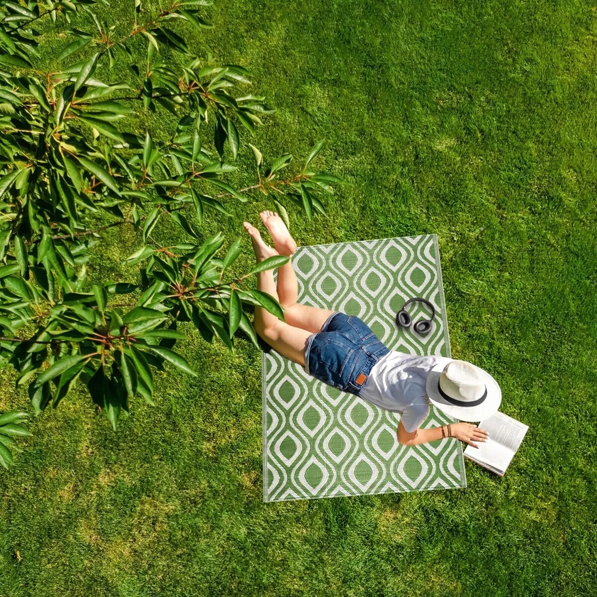 Playa Rug Outdoor Recycled Reversible Plastic Folded Mat/Rug Venice Collection Lightweight & Weather. Water and UV Resistant