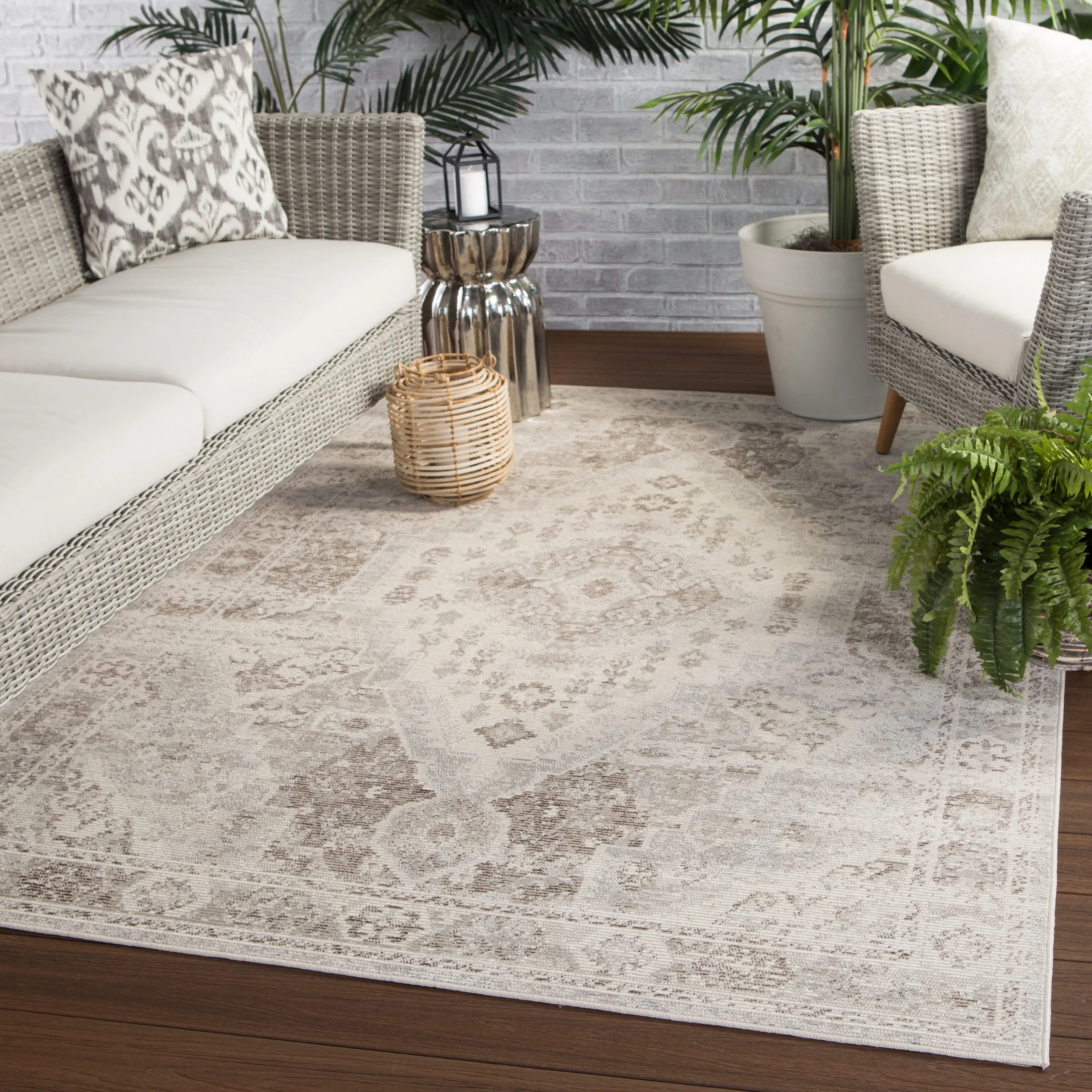 Porch & Den Falkland Medallion Indoor/ Outdoor Area Rug
