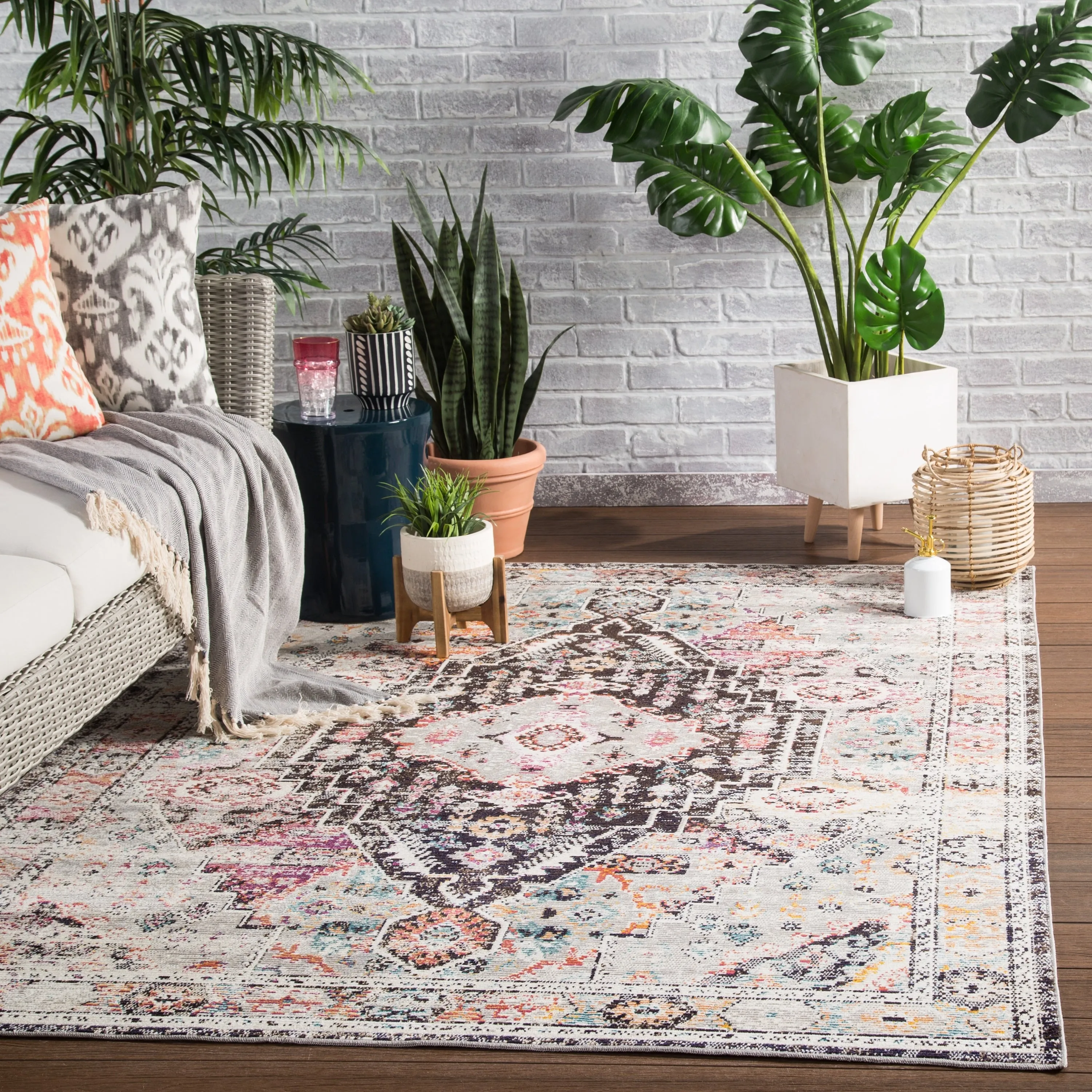 Porch & Den Falkland Medallion Indoor/ Outdoor Area Rug