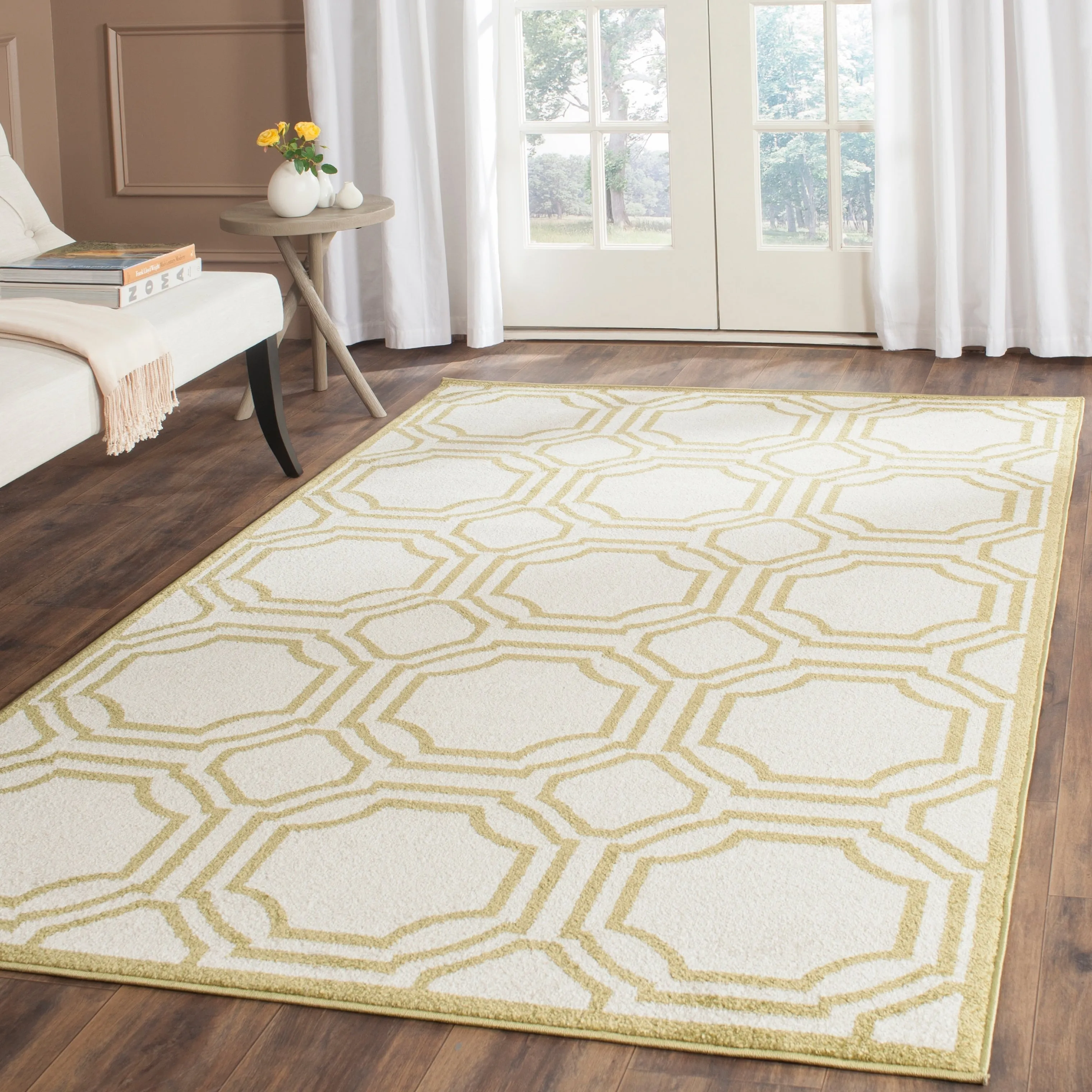 SAFAVIEH Amherst Aleksei Modern Rug