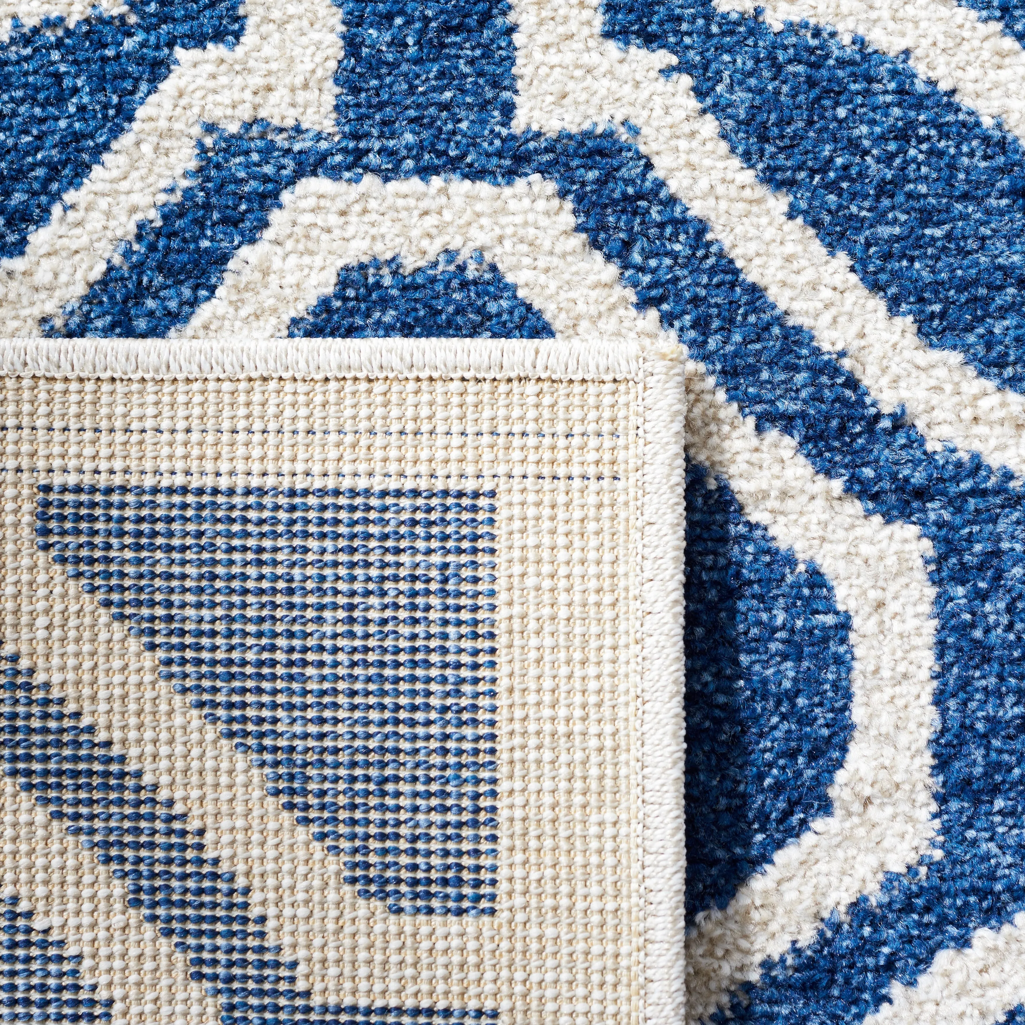 SAFAVIEH Amherst Aleksei Modern Rug