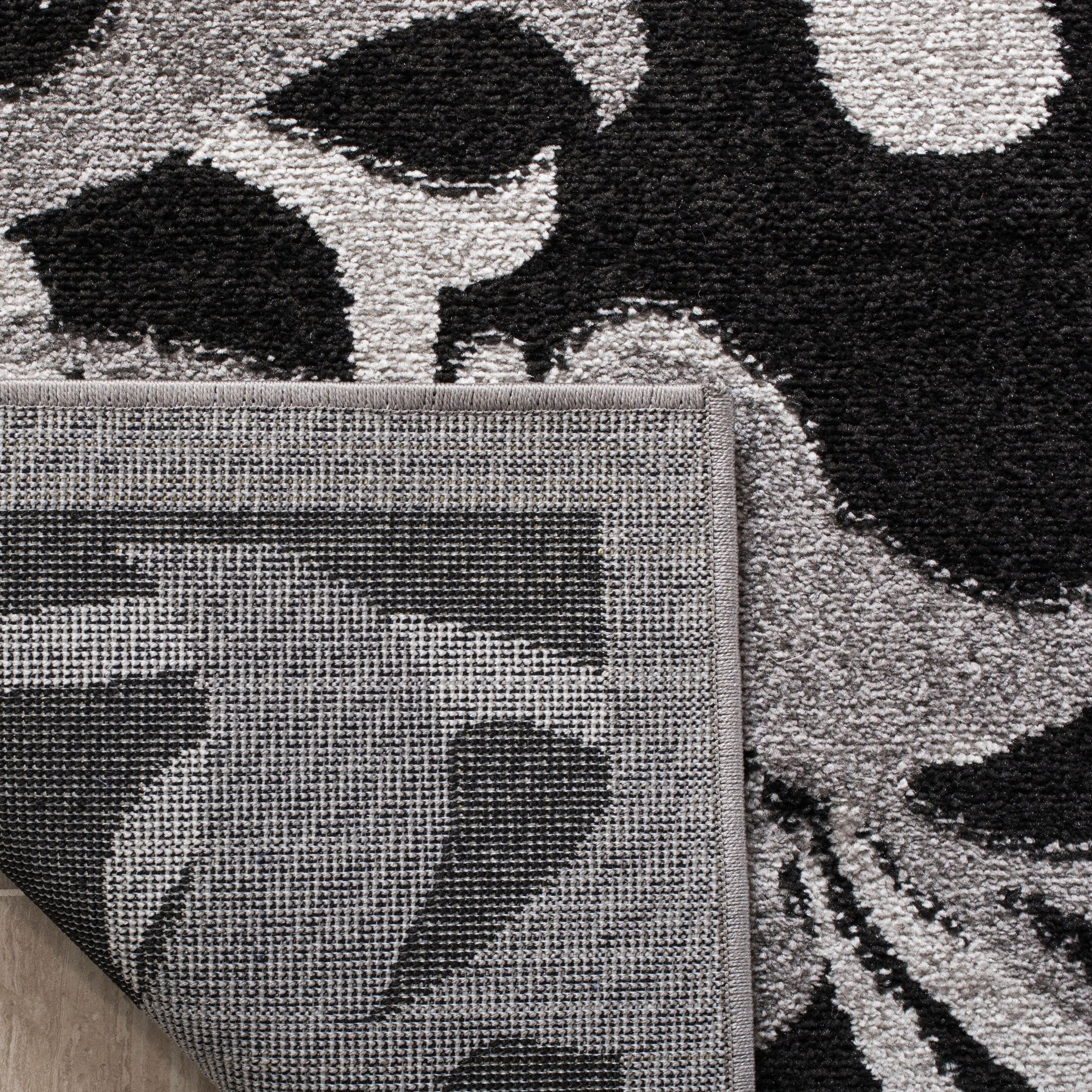 SAFAVIEH Amherst Mujesira Modern Rug