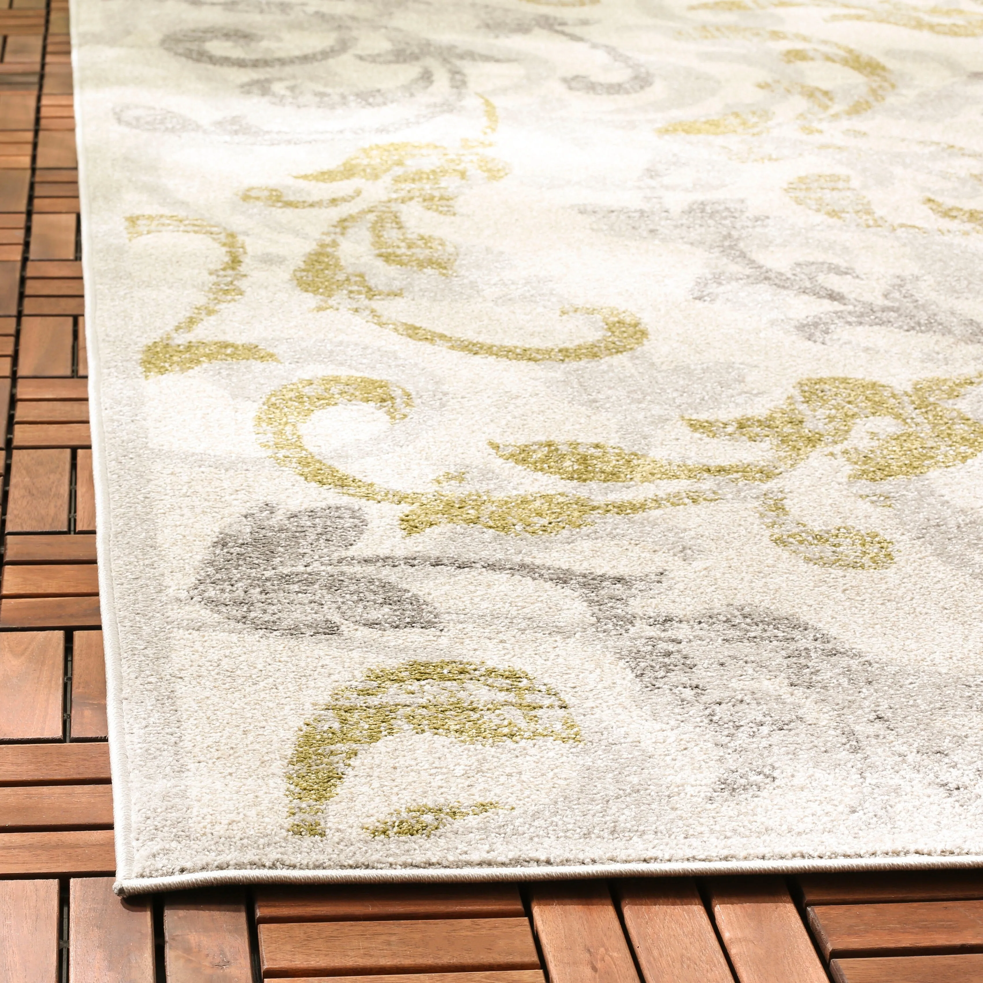 SAFAVIEH Amherst Mujesira Modern Rug