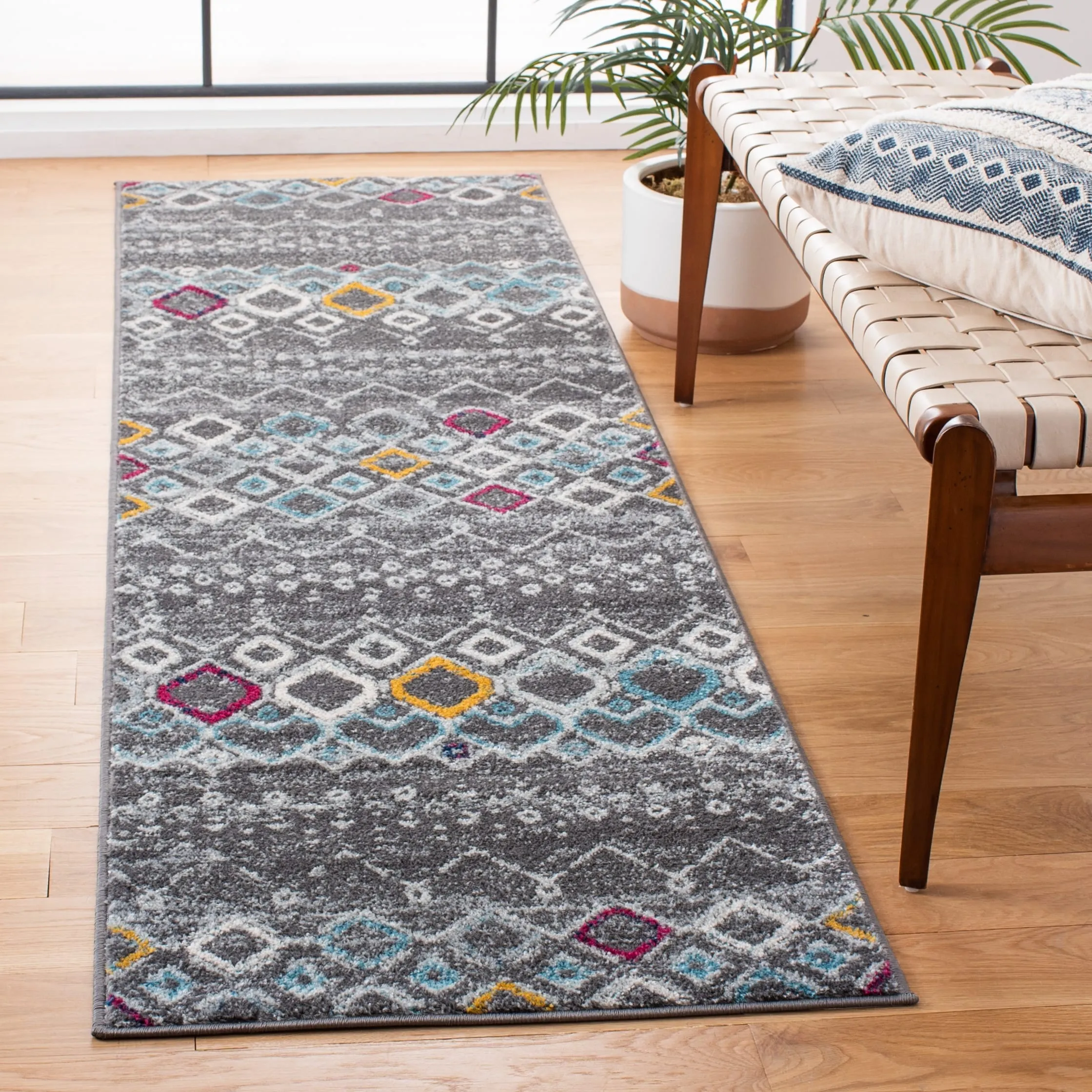 SAFAVIEH Amsterdam Iskra Moroccan Boho Rug