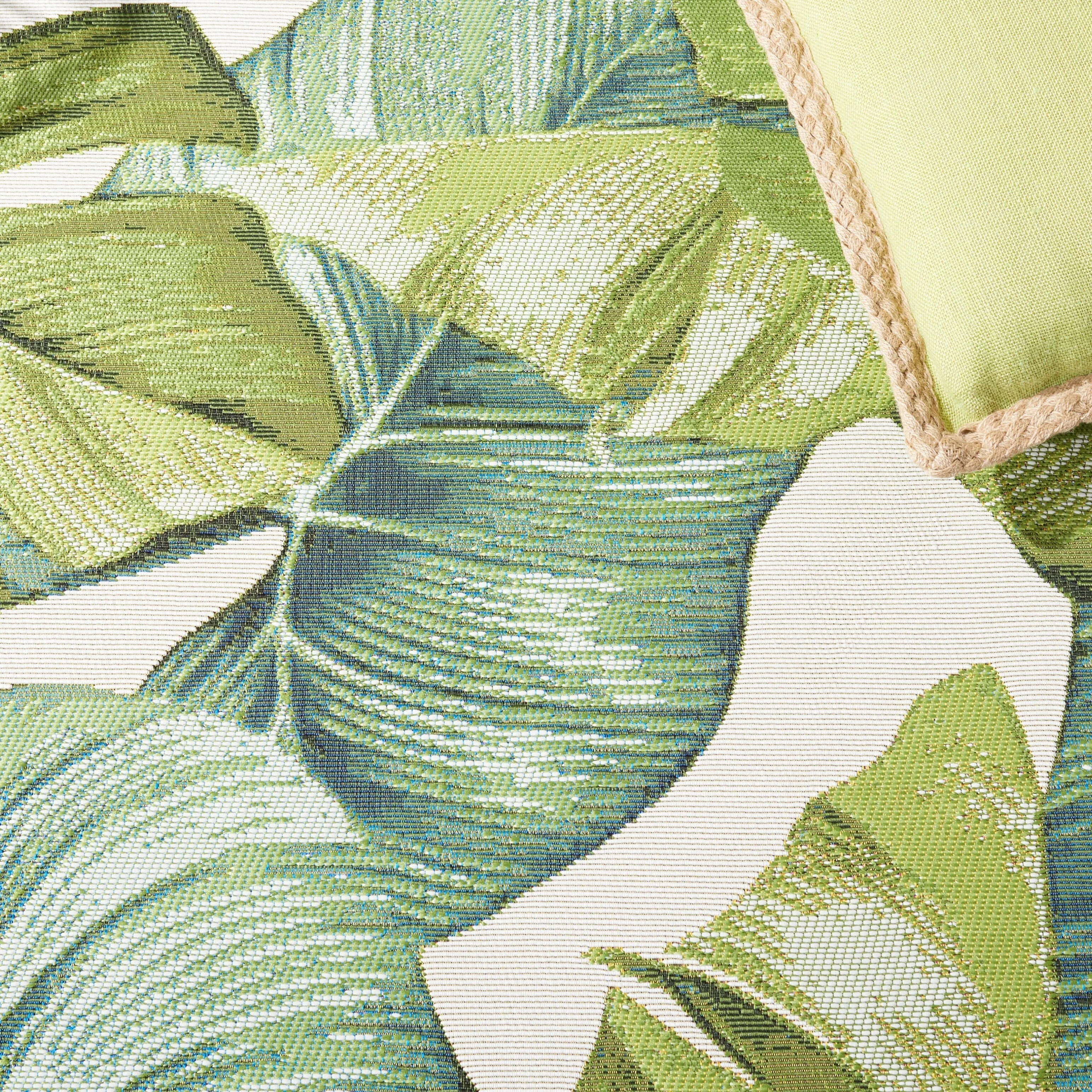 SAFAVIEH Barbados Betzy Tropical Indoor/Outdoor Waterproof Rug