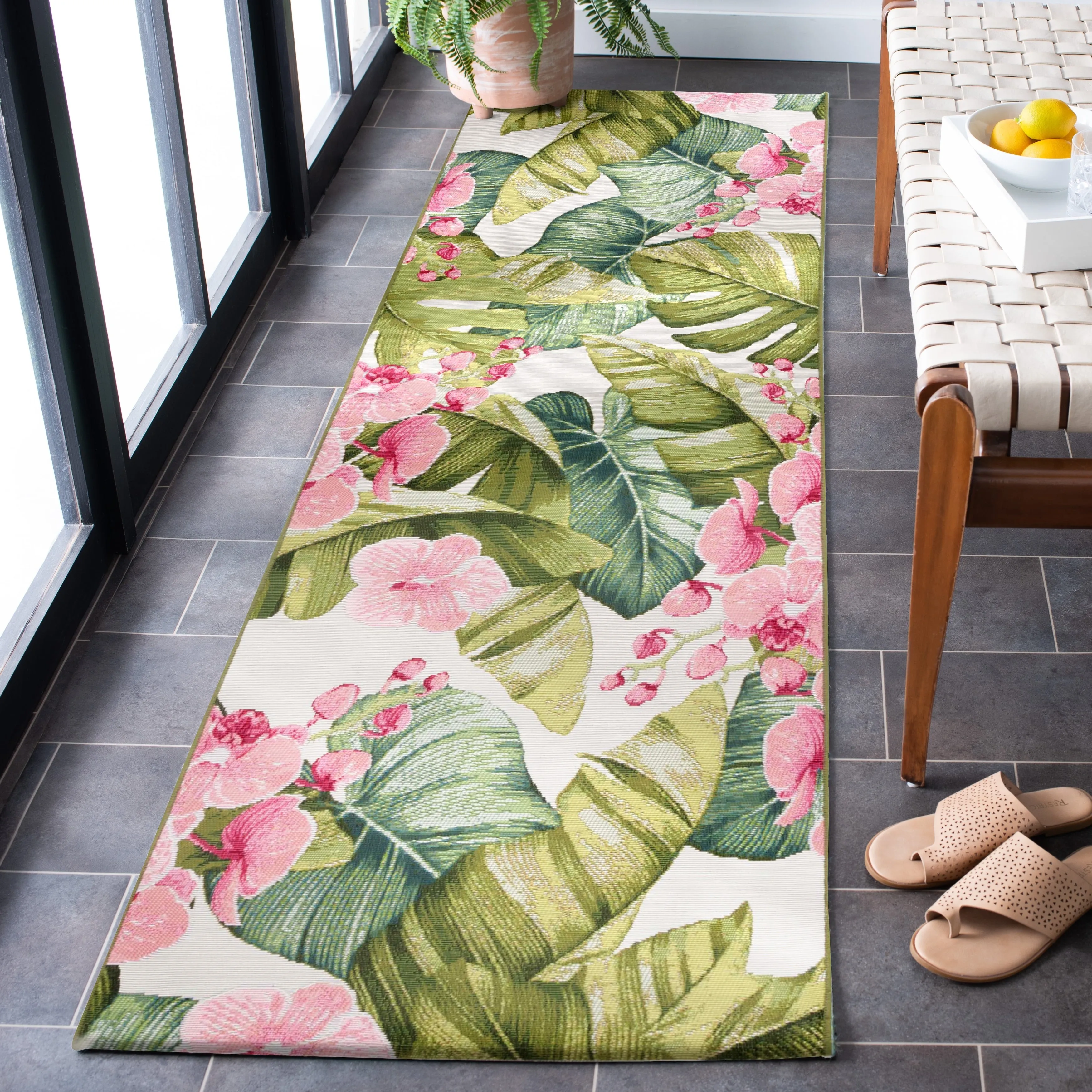 SAFAVIEH Barbados Betzy Tropical Indoor/Outdoor Waterproof Rug