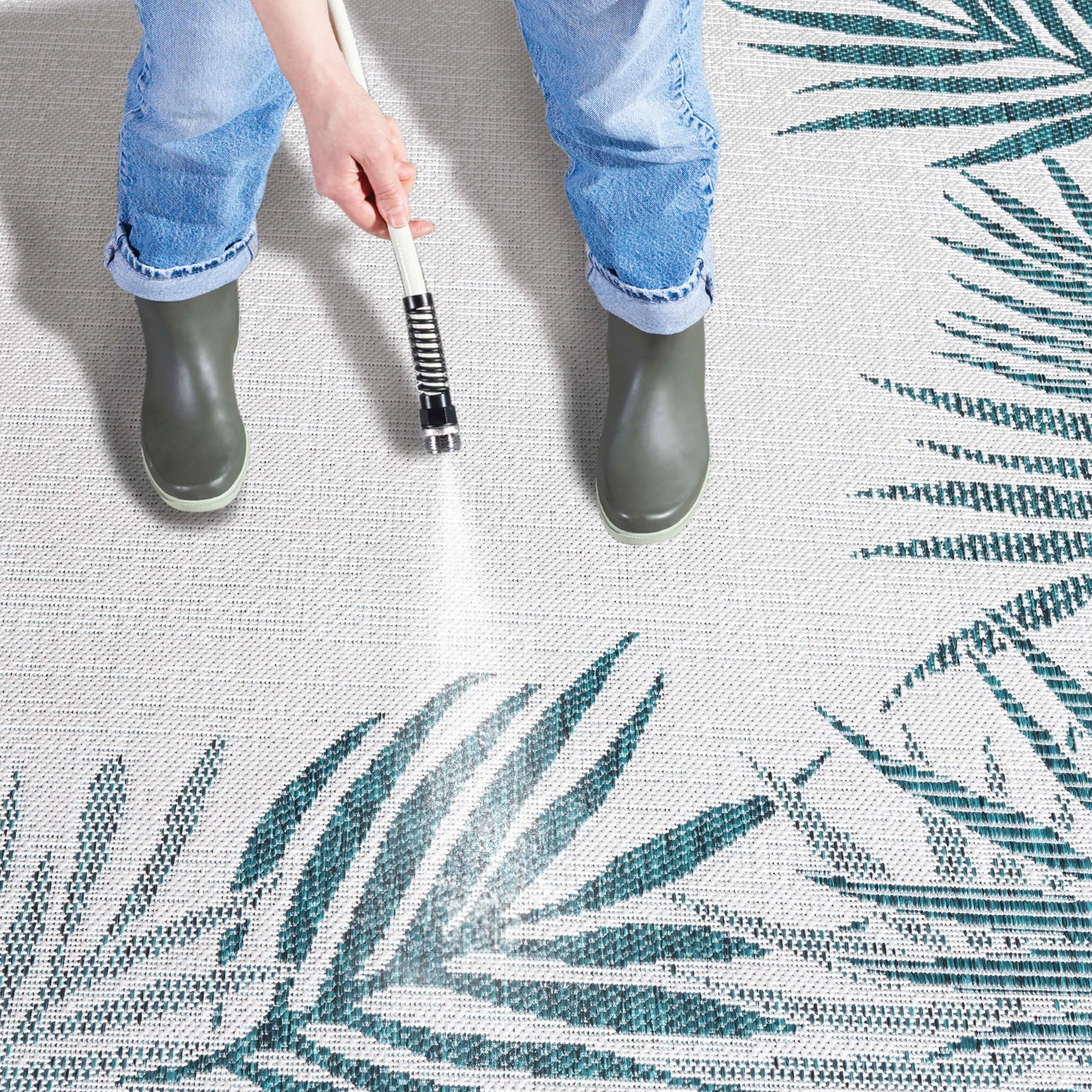 SAFAVIEH Beach House Saturnina Transitional Rug