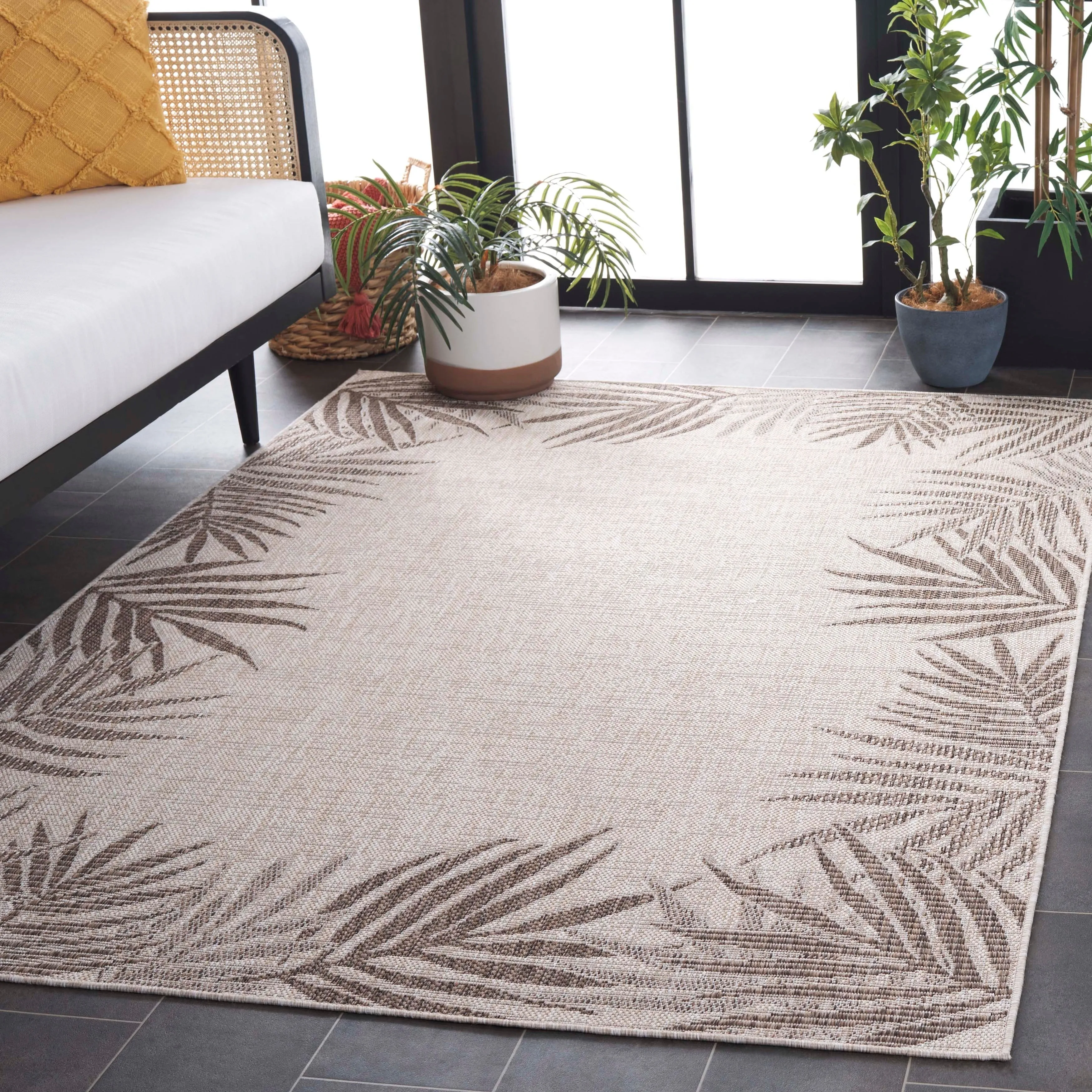 SAFAVIEH Beach House Saturnina Transitional Rug