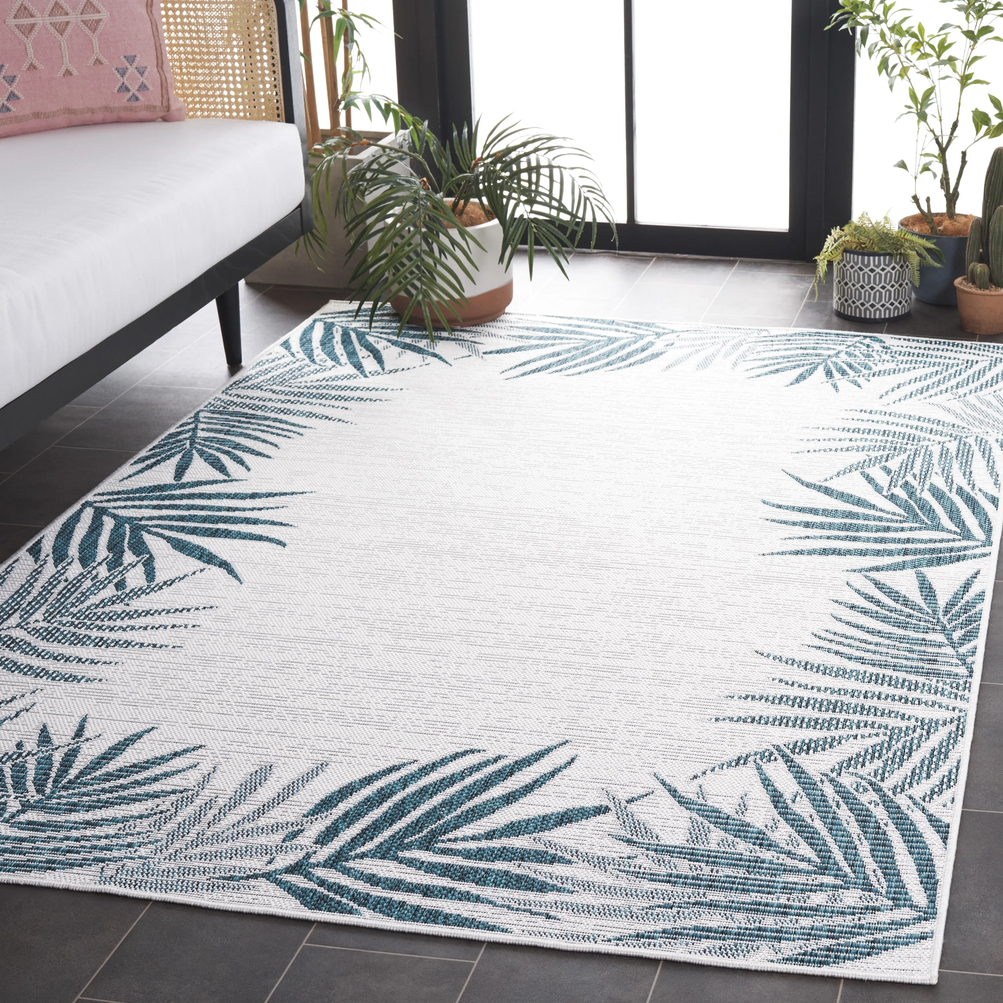SAFAVIEH Beach House Saturnina Transitional Rug