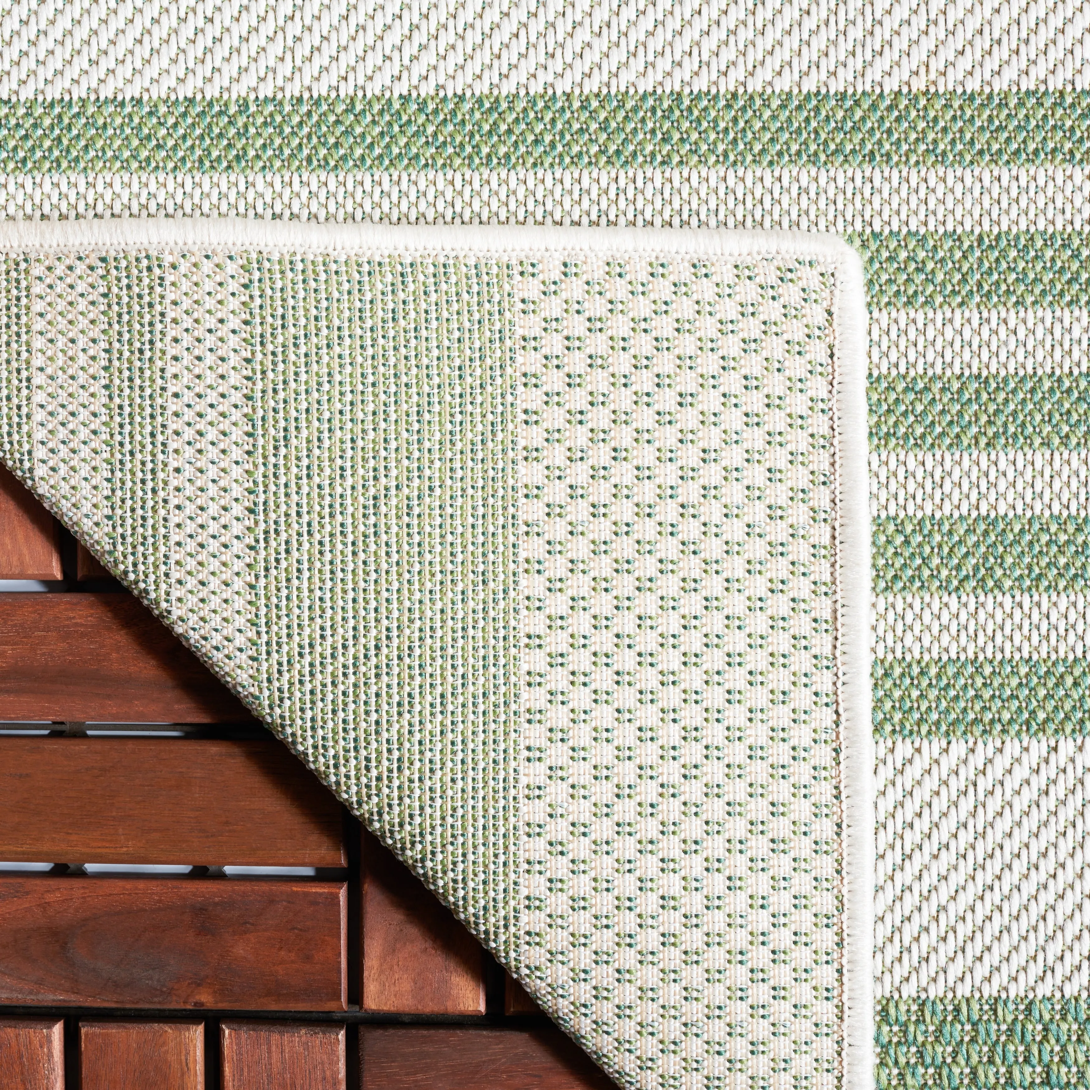SAFAVIEH Bermuda Timi Geometric Indoor/Outdoor Waterproof Rug