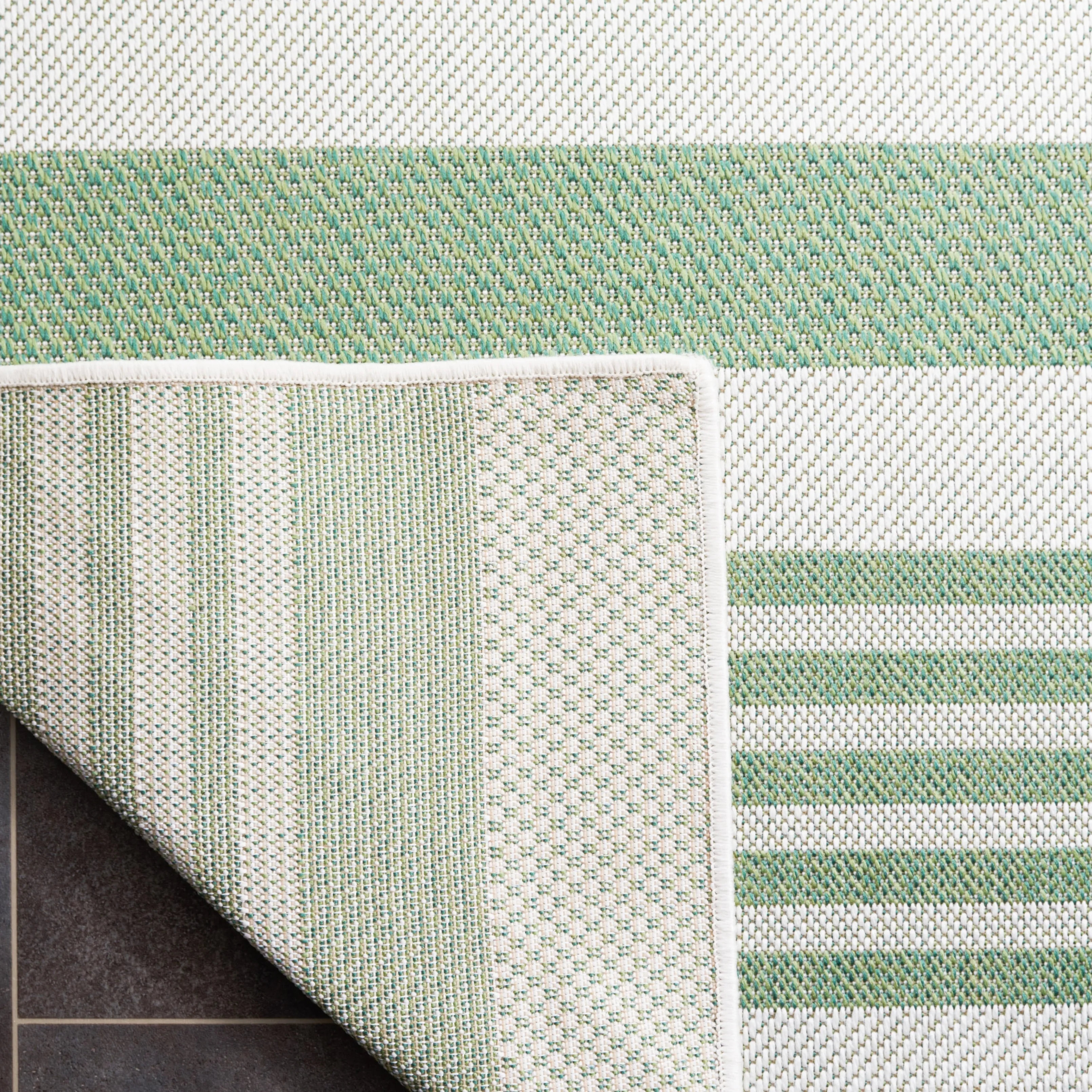 SAFAVIEH Bermuda Timi Geometric Indoor/Outdoor Waterproof Rug