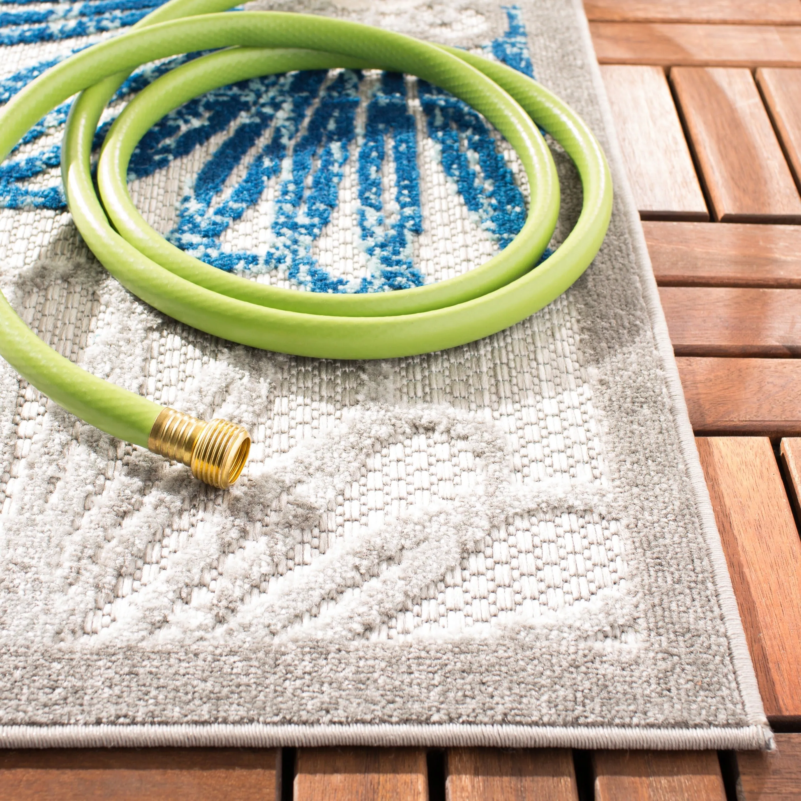 SAFAVIEH Cabana Goldia Indoor/ Outdoor Waterproof Patio Floral Rug - Grey/Blue - 5'3 x 7'6