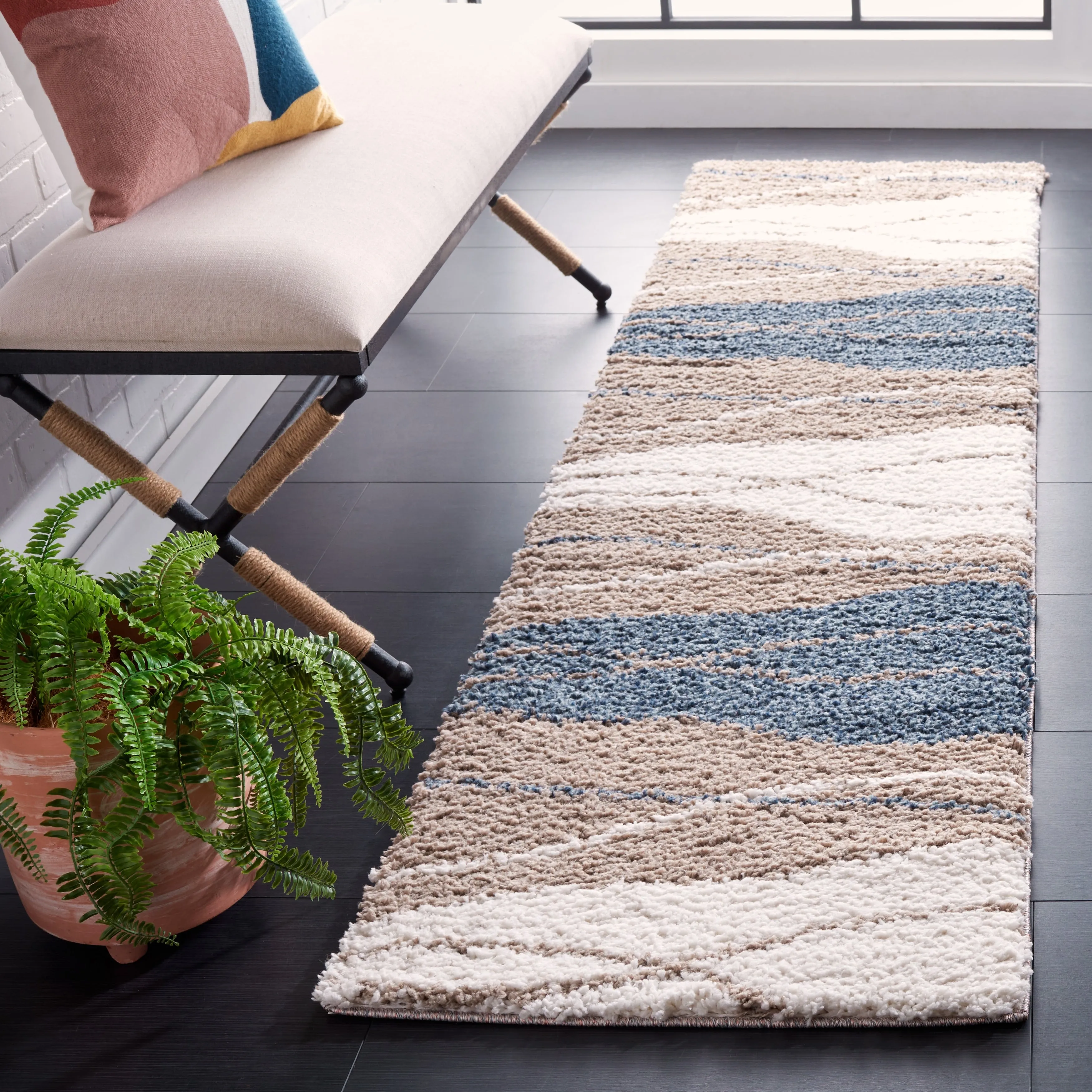 SAFAVIEH Calico Shag Isabell Abstract 1.5-inch Thick Rug