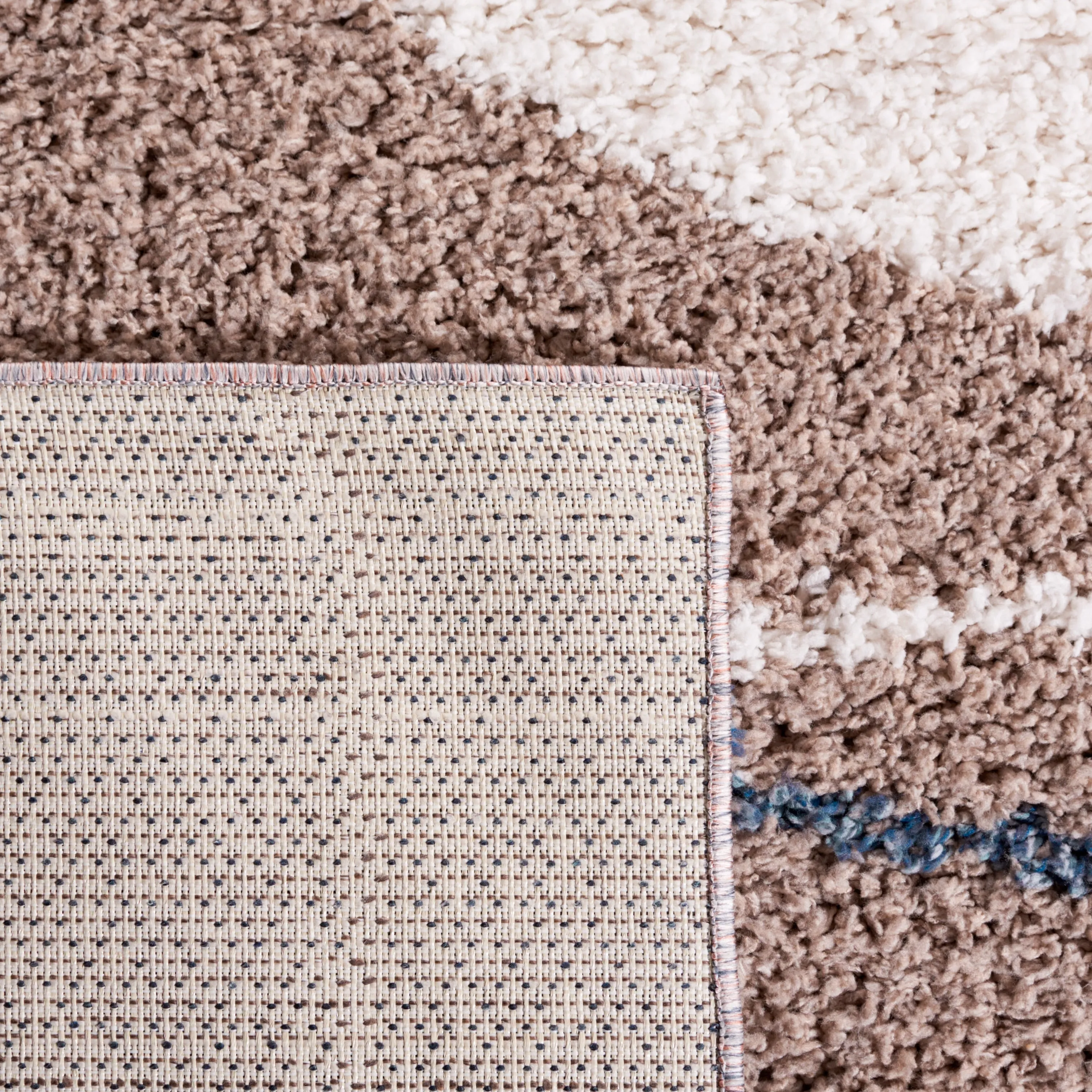 SAFAVIEH Calico Shag Isabell Abstract 1.5-inch Thick Rug