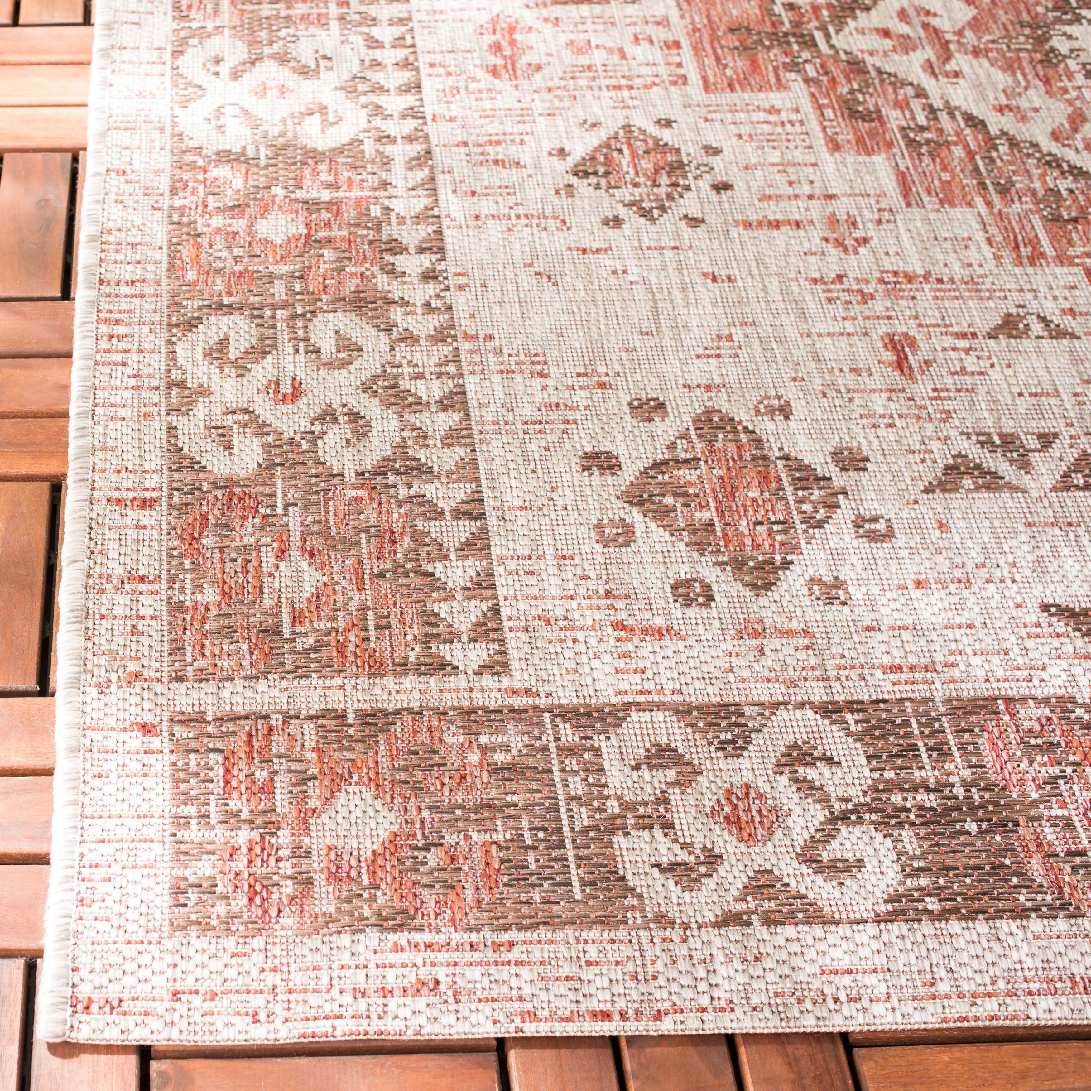 SAFAVIEH Courtyard Adrielle Outdoor Waterproof Patio Backyard Rug