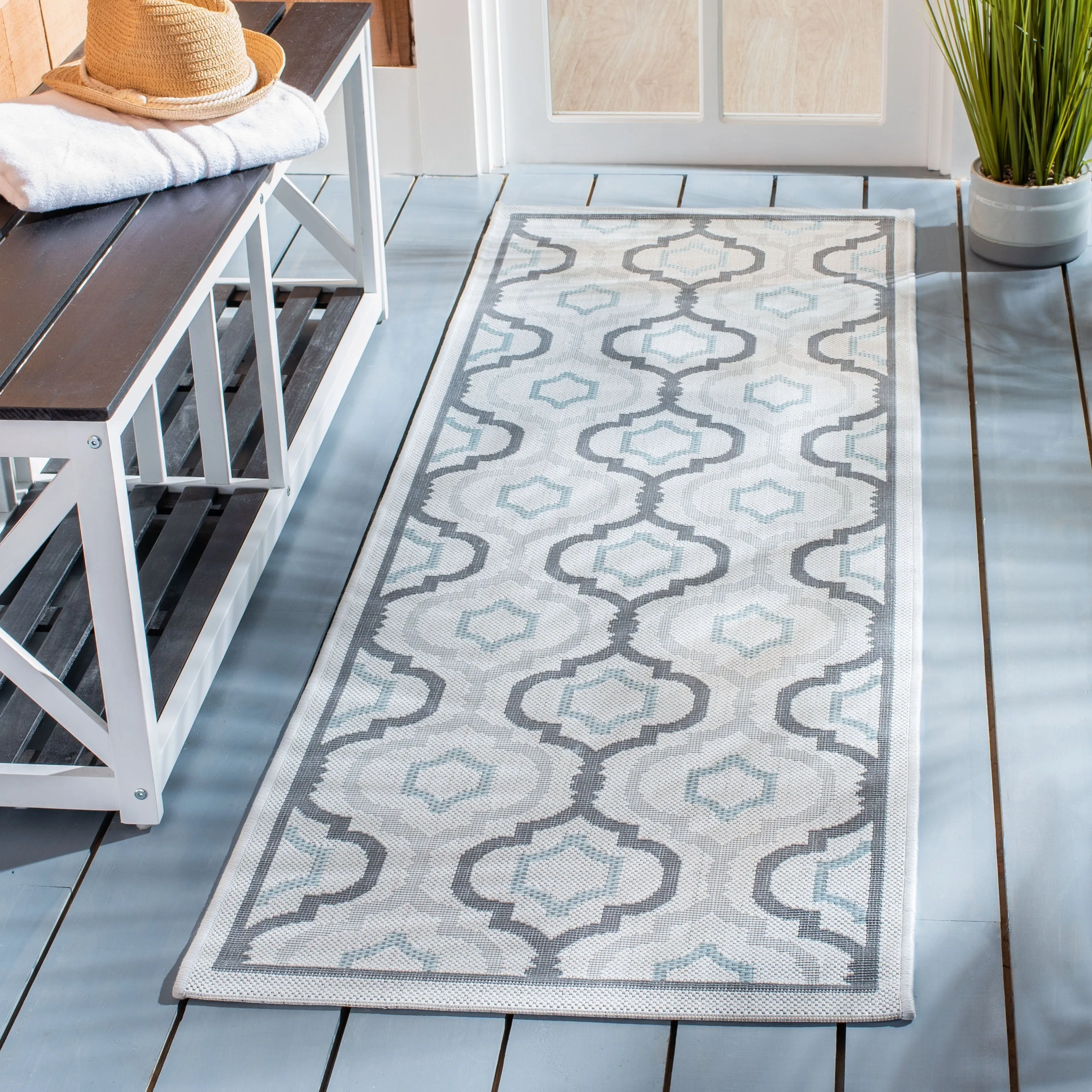 SAFAVIEH Courtyard Annmarie Indoor/ Outdoor Waterproof Patio Backyard Rug