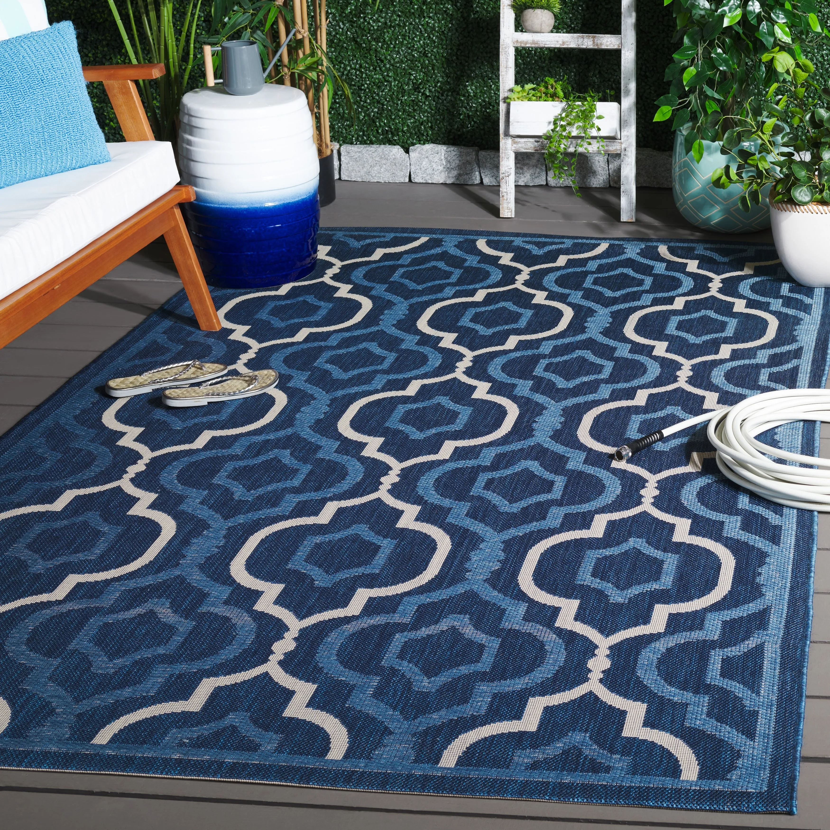 SAFAVIEH Courtyard Annmarie Indoor/ Outdoor Waterproof Patio Backyard Rug