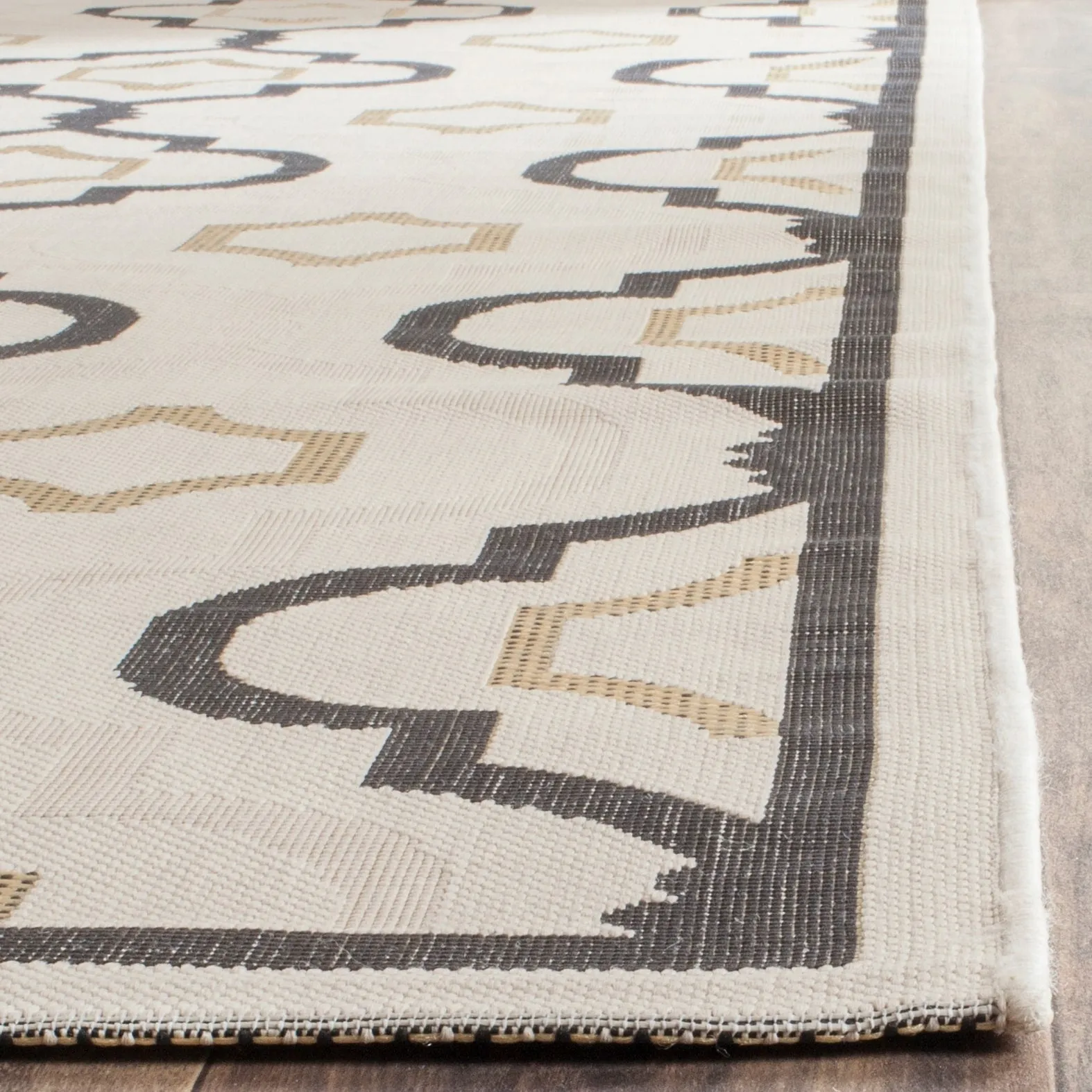 SAFAVIEH Courtyard Annmarie Indoor/ Outdoor Waterproof Patio Backyard Rug