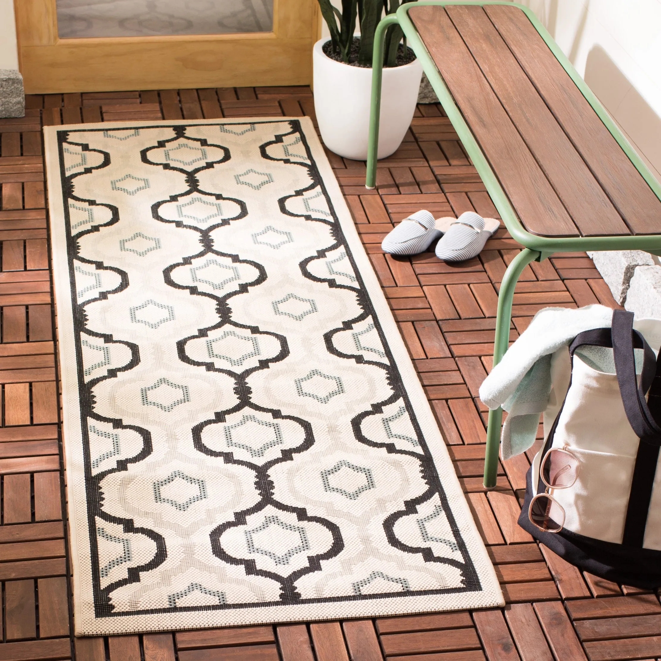 SAFAVIEH Courtyard Annmarie Indoor/ Outdoor Waterproof Patio Backyard Rug