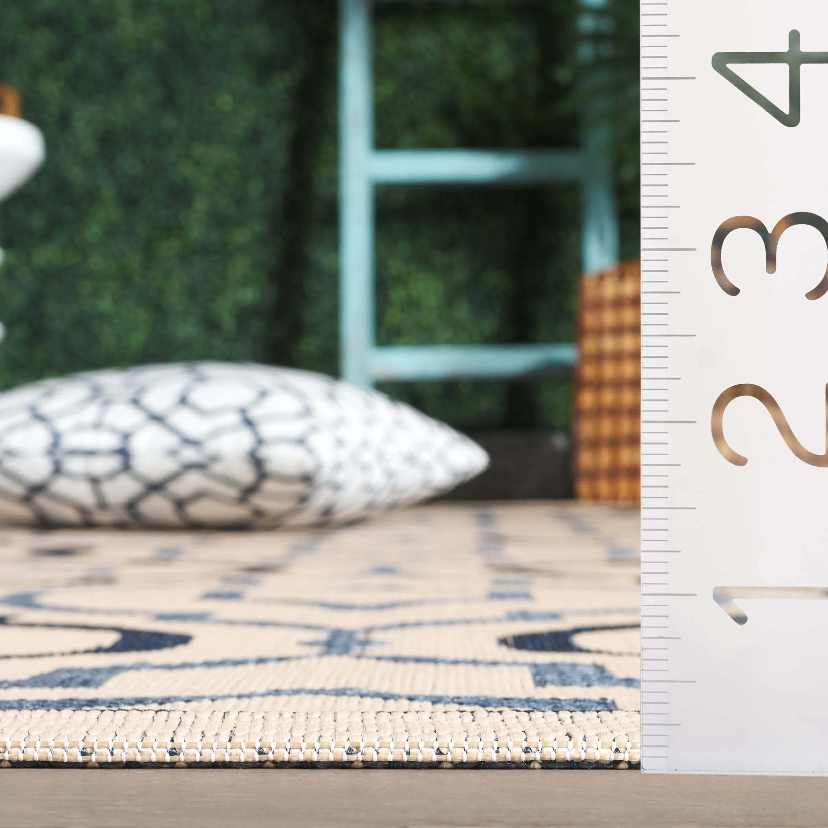 SAFAVIEH Courtyard Annmarie Indoor/ Outdoor Waterproof Patio Backyard Rug