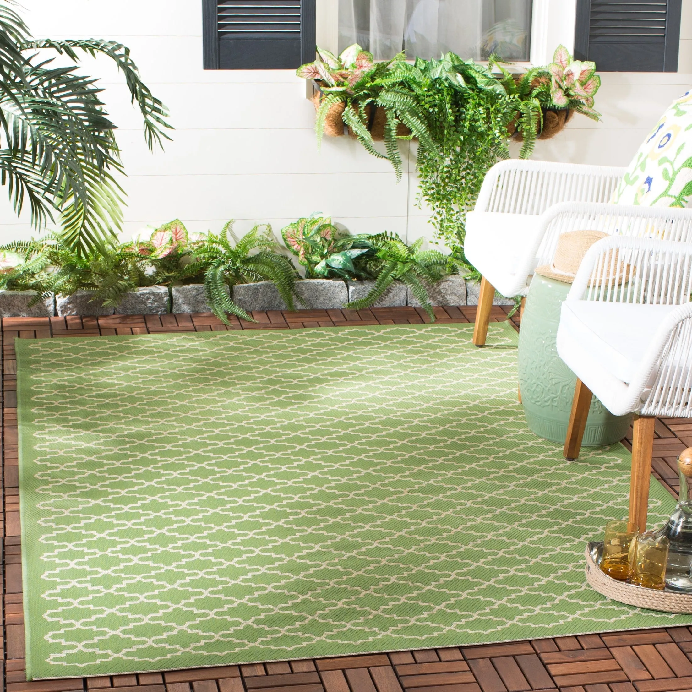 SAFAVIEH Courtyard Gerdi Indoor/ Outdoor Patio Backyard Rug