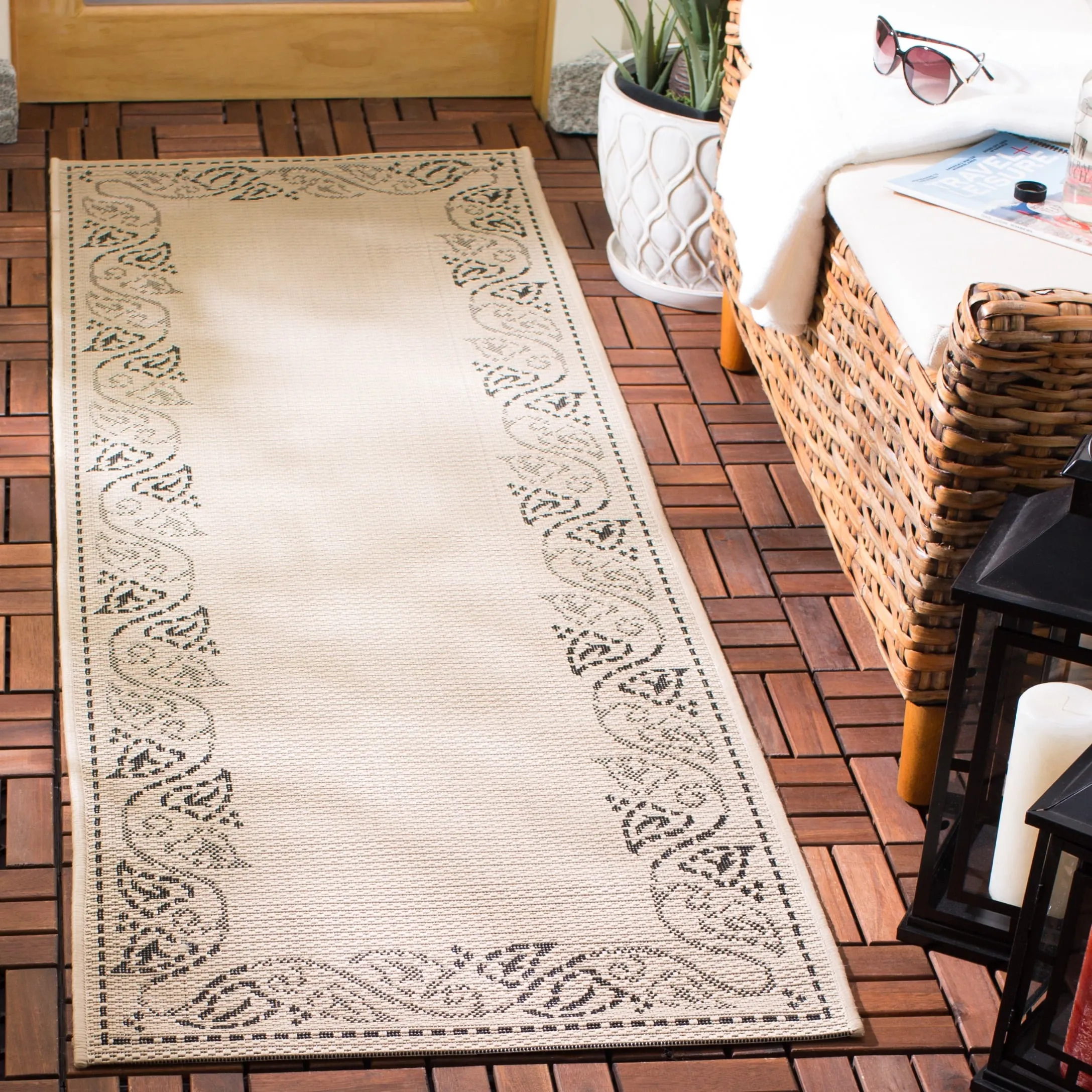 SAFAVIEH Courtyard Hajnal Indoor/ Outdoor Waterproof Patio Backyard Rug