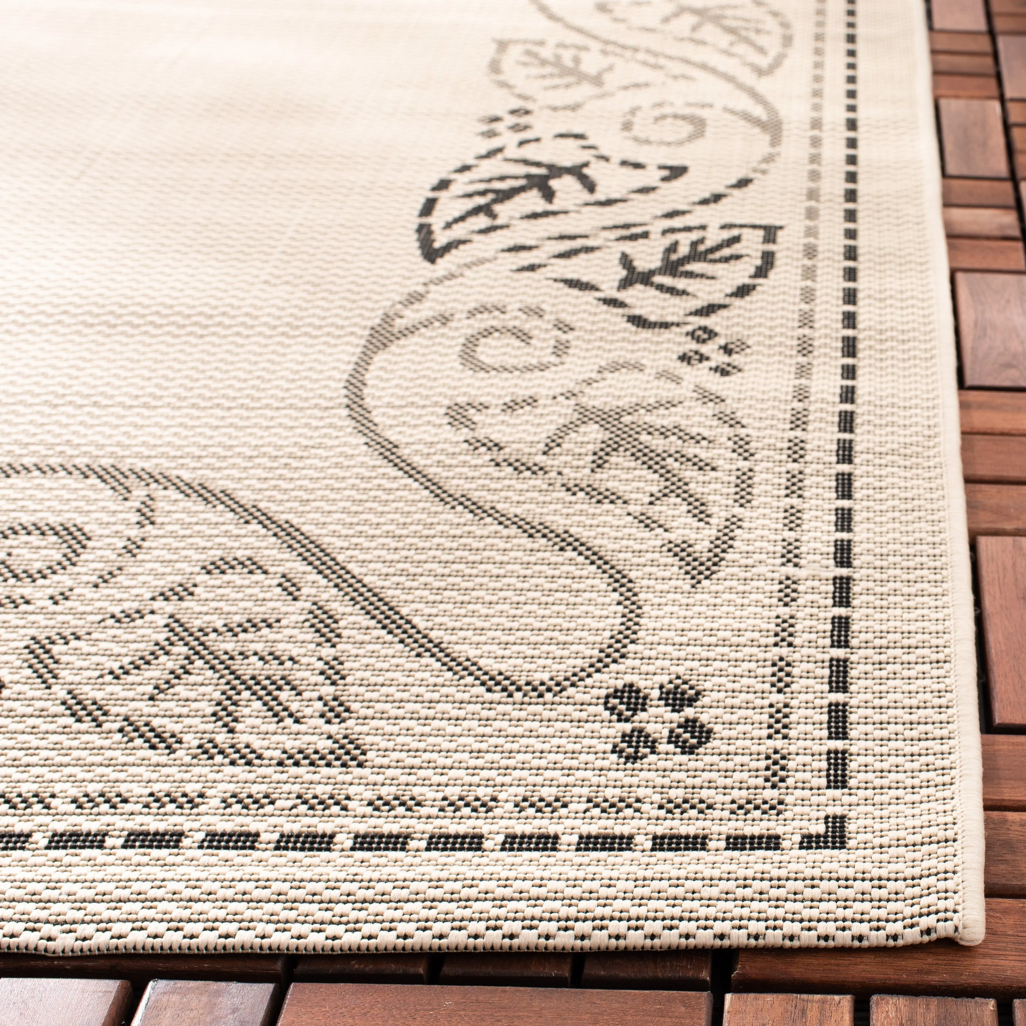 SAFAVIEH Courtyard Hajnal Indoor/ Outdoor Waterproof Patio Backyard Rug