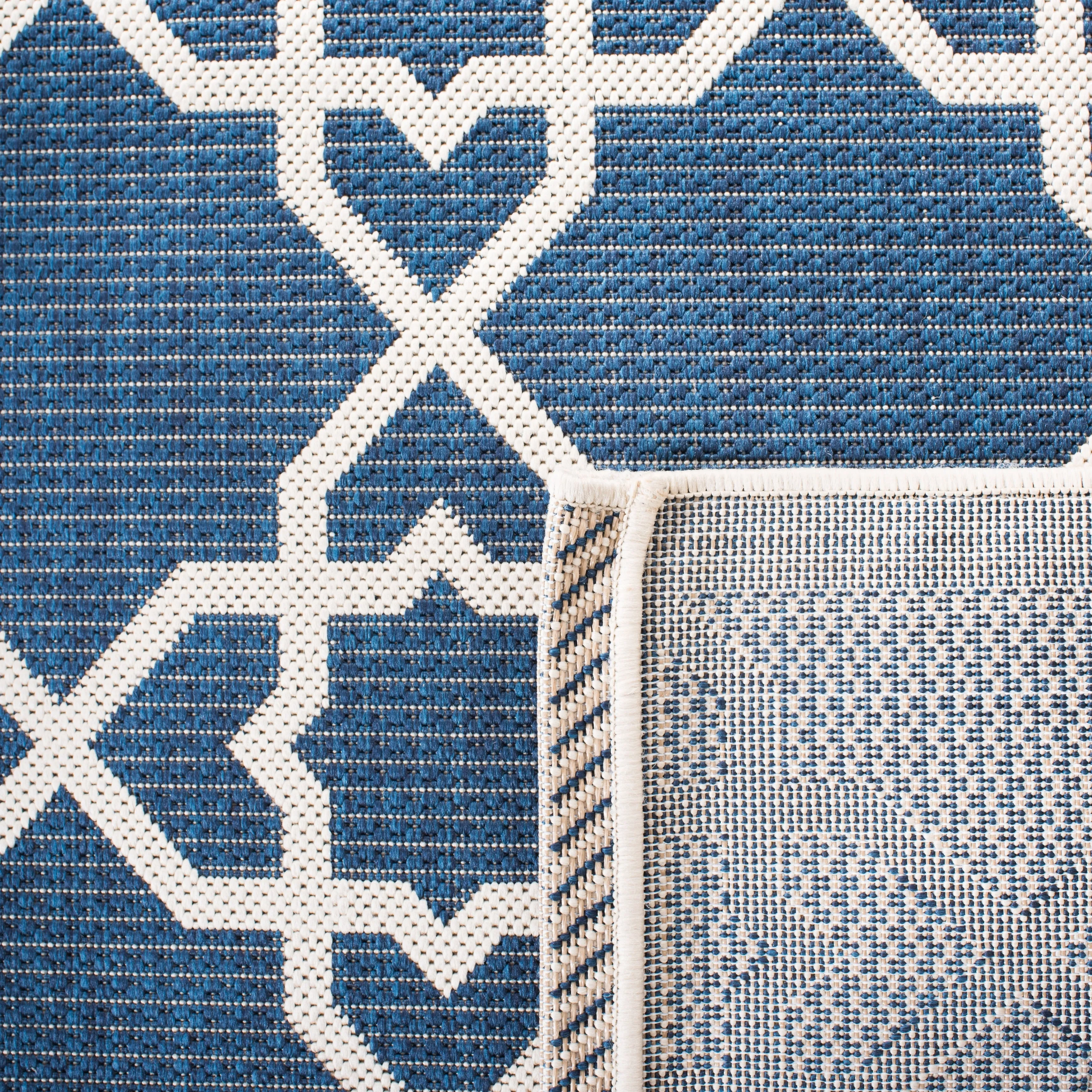 SAFAVIEH Courtyard Hanifa Trellis Indoor/ Outdoor Waterproof Patio Backyard Rug