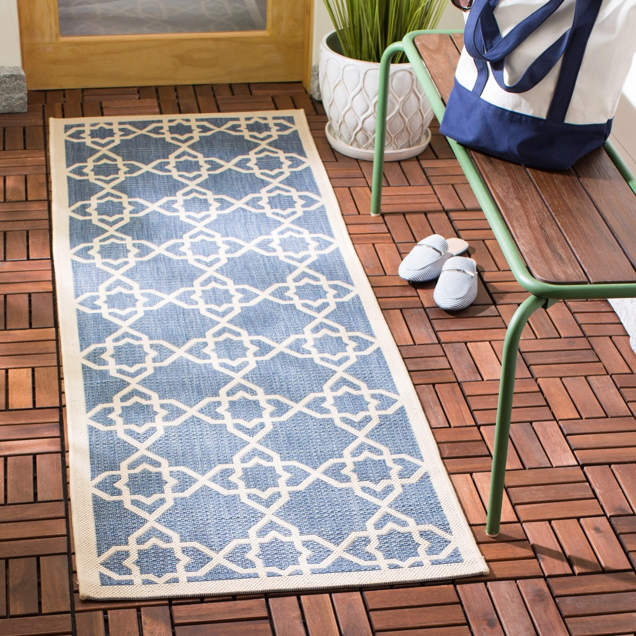SAFAVIEH Courtyard Hanifa Trellis Indoor/ Outdoor Waterproof Patio Backyard Rug