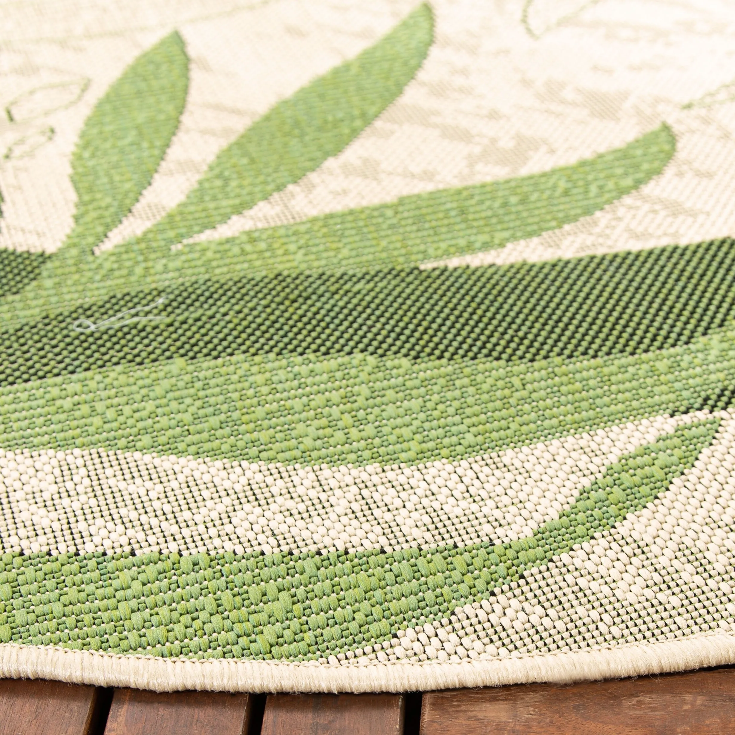SAFAVIEH Courtyard Idun Botanical Indoor/ Outdoor Waterproof Patio Backyard Rug