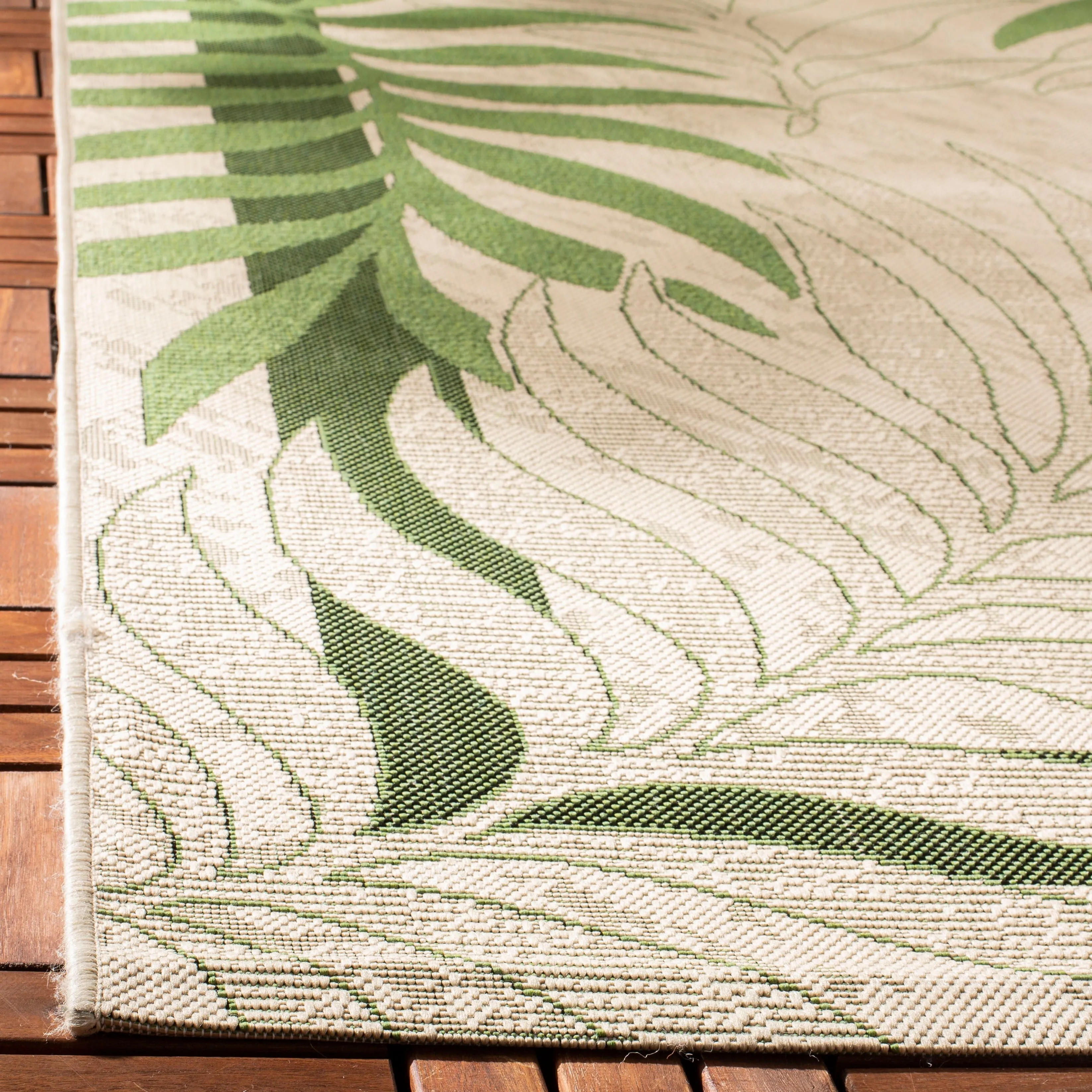 SAFAVIEH Courtyard Idun Botanical Indoor/ Outdoor Waterproof Patio Backyard Rug