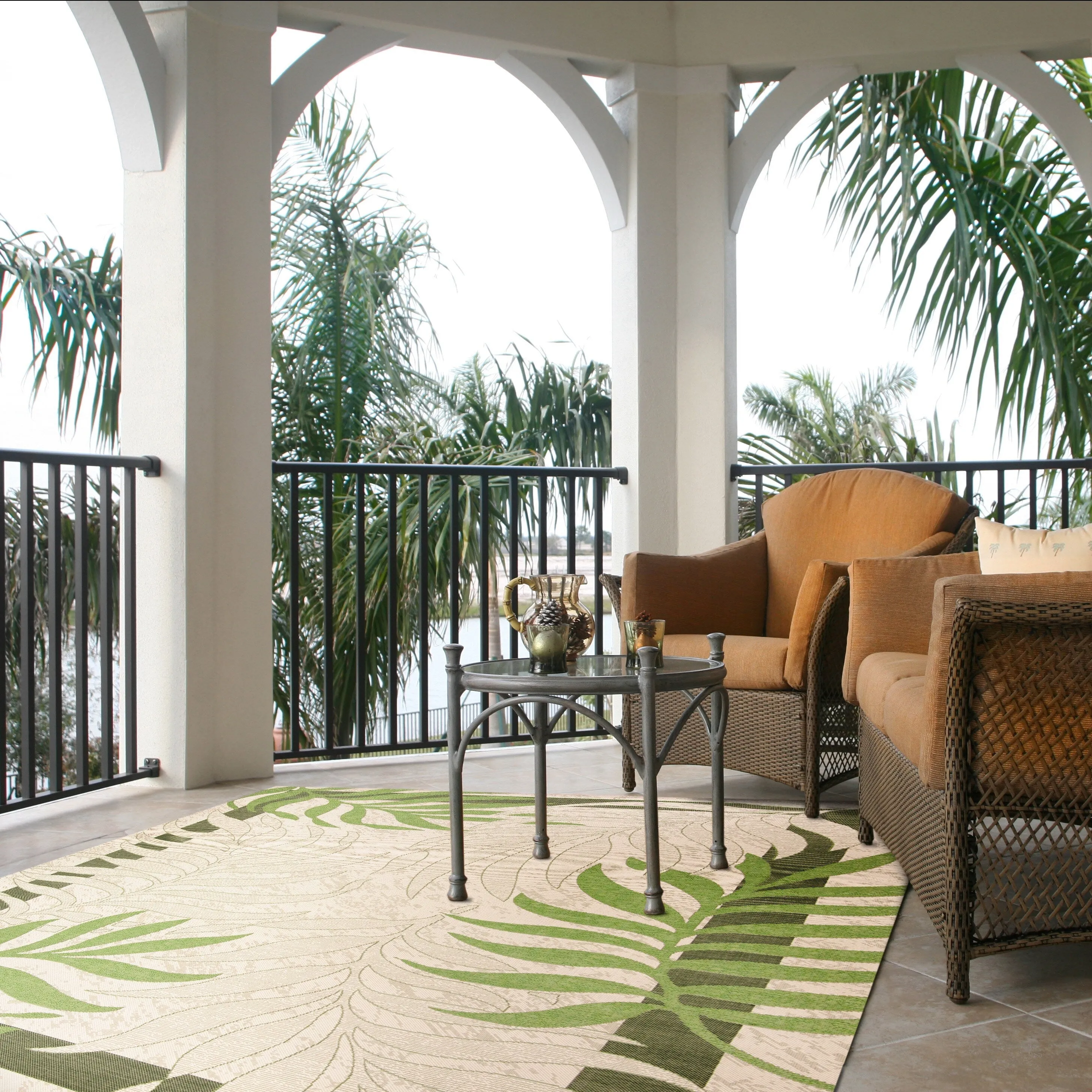 SAFAVIEH Courtyard Idun Botanical Indoor/ Outdoor Waterproof Patio Backyard Rug