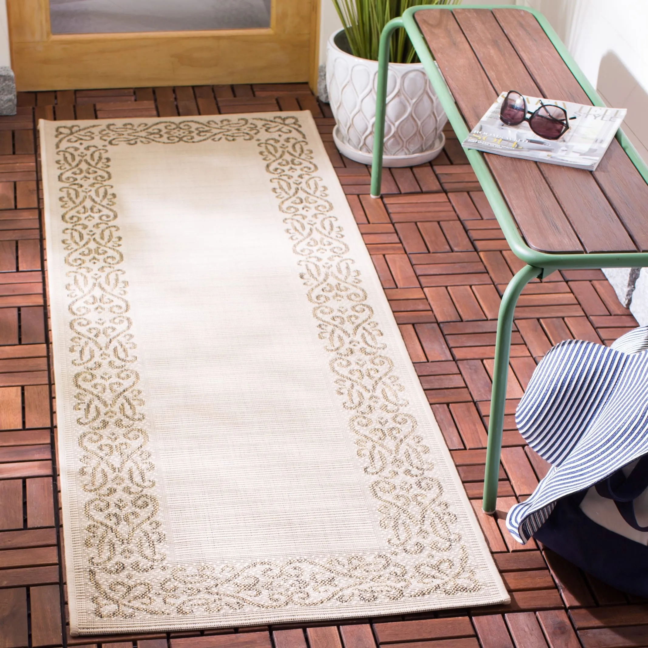 SAFAVIEH Courtyard Ikerne Waterproof Patio Backyard Rug