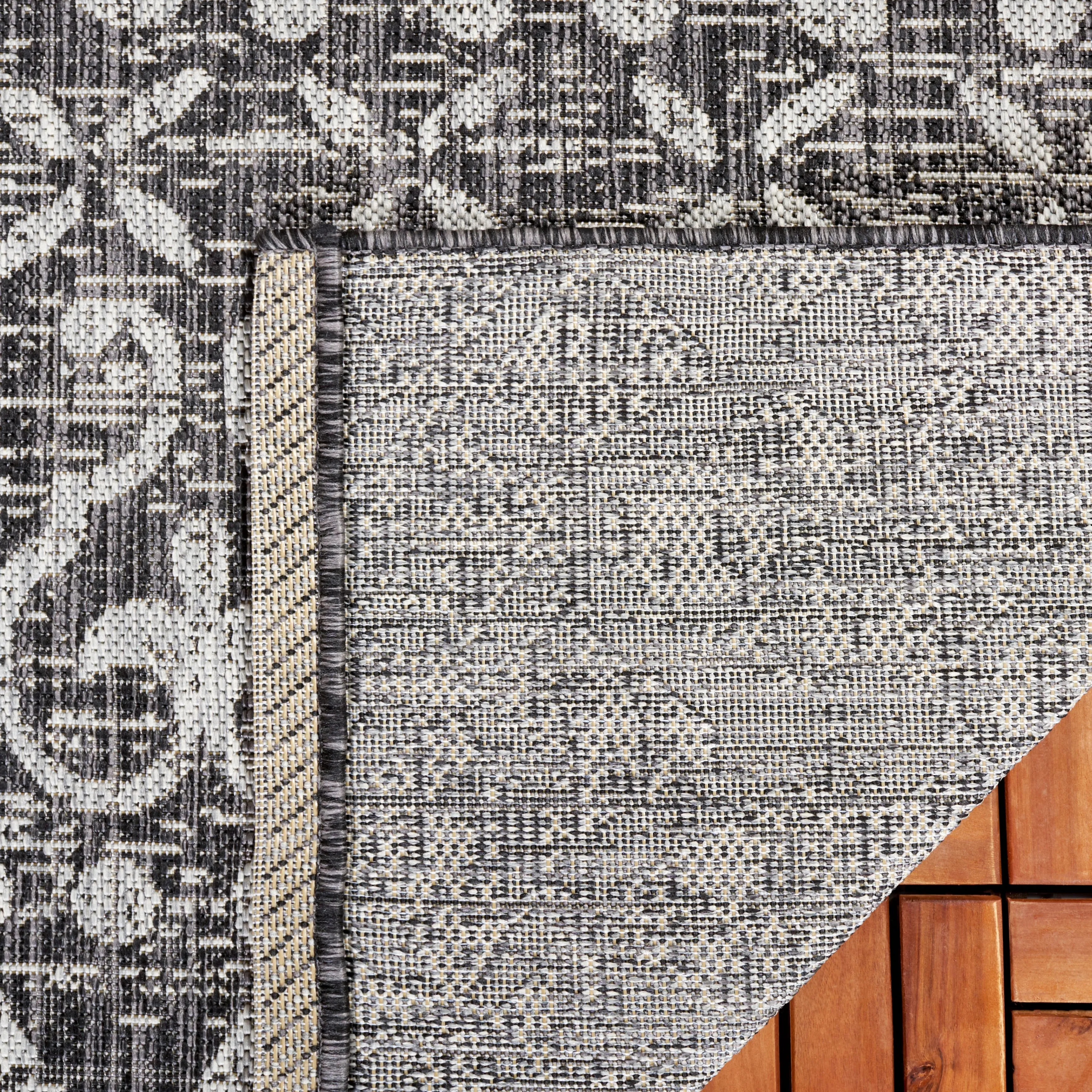 SAFAVIEH Courtyard Jancee Transitional Rug