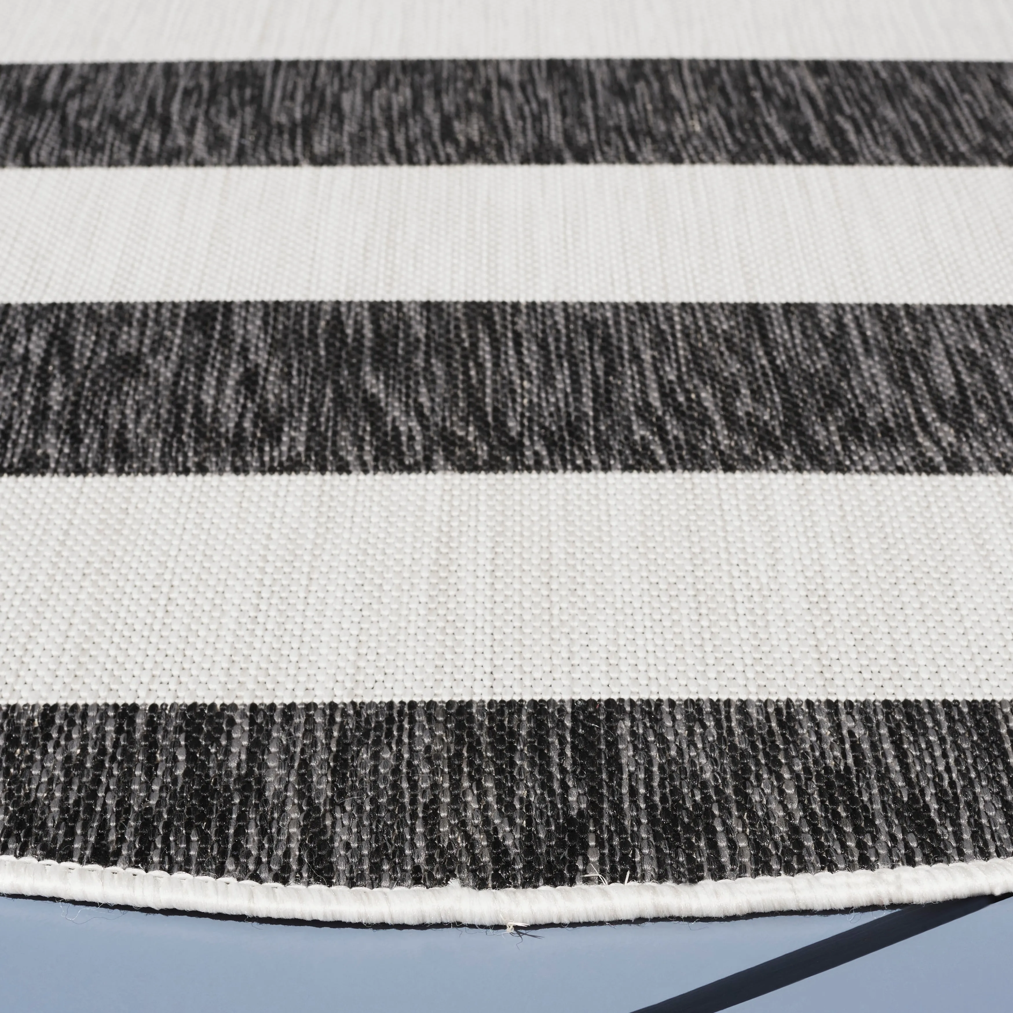 SAFAVIEH Courtyard Jetje Indoor/ Outdoor Waterproof Backyard Patio Rug