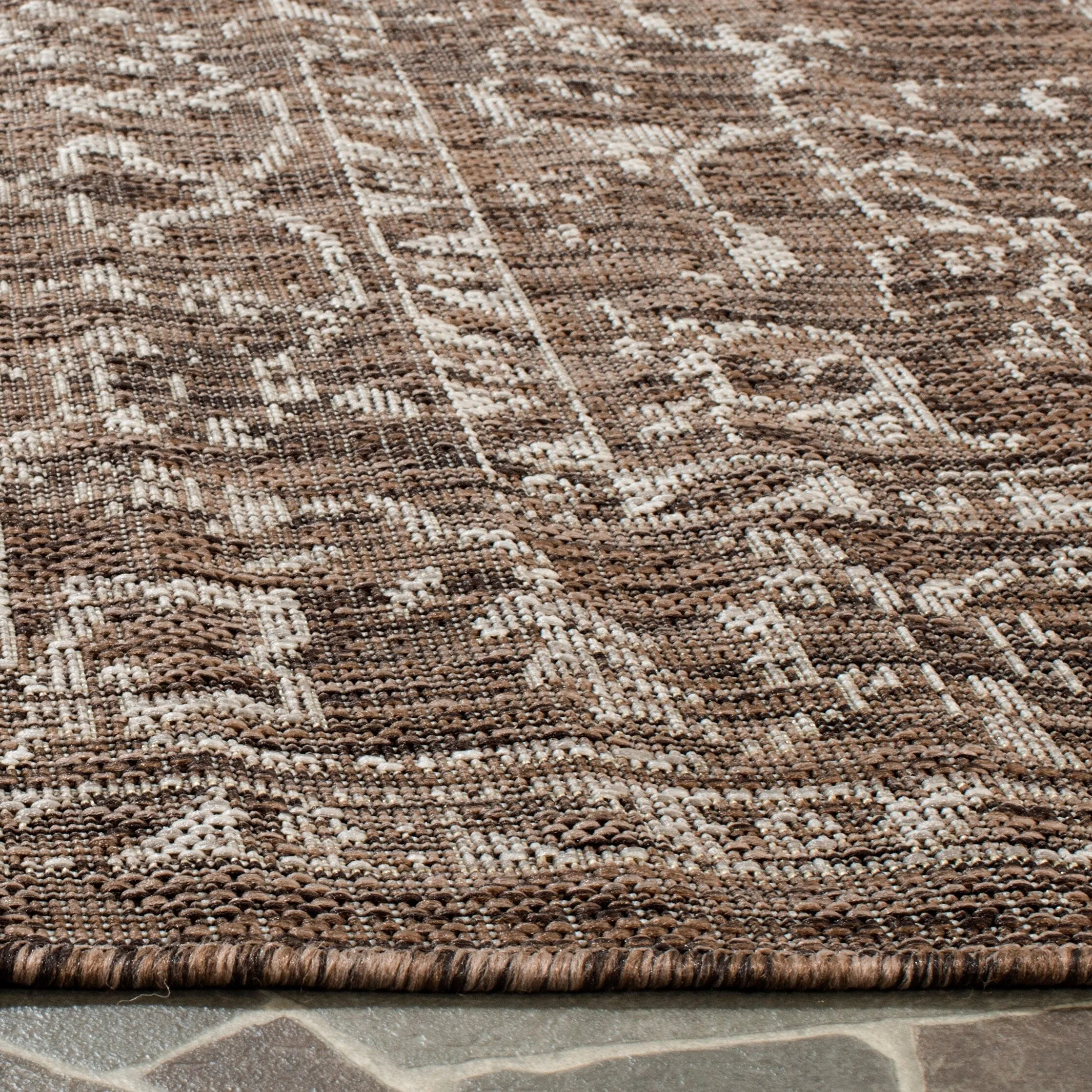 SAFAVIEH Courtyard Karolyn Medallion Indoor/ Outdoor Waterproof Patio Backyard Rug