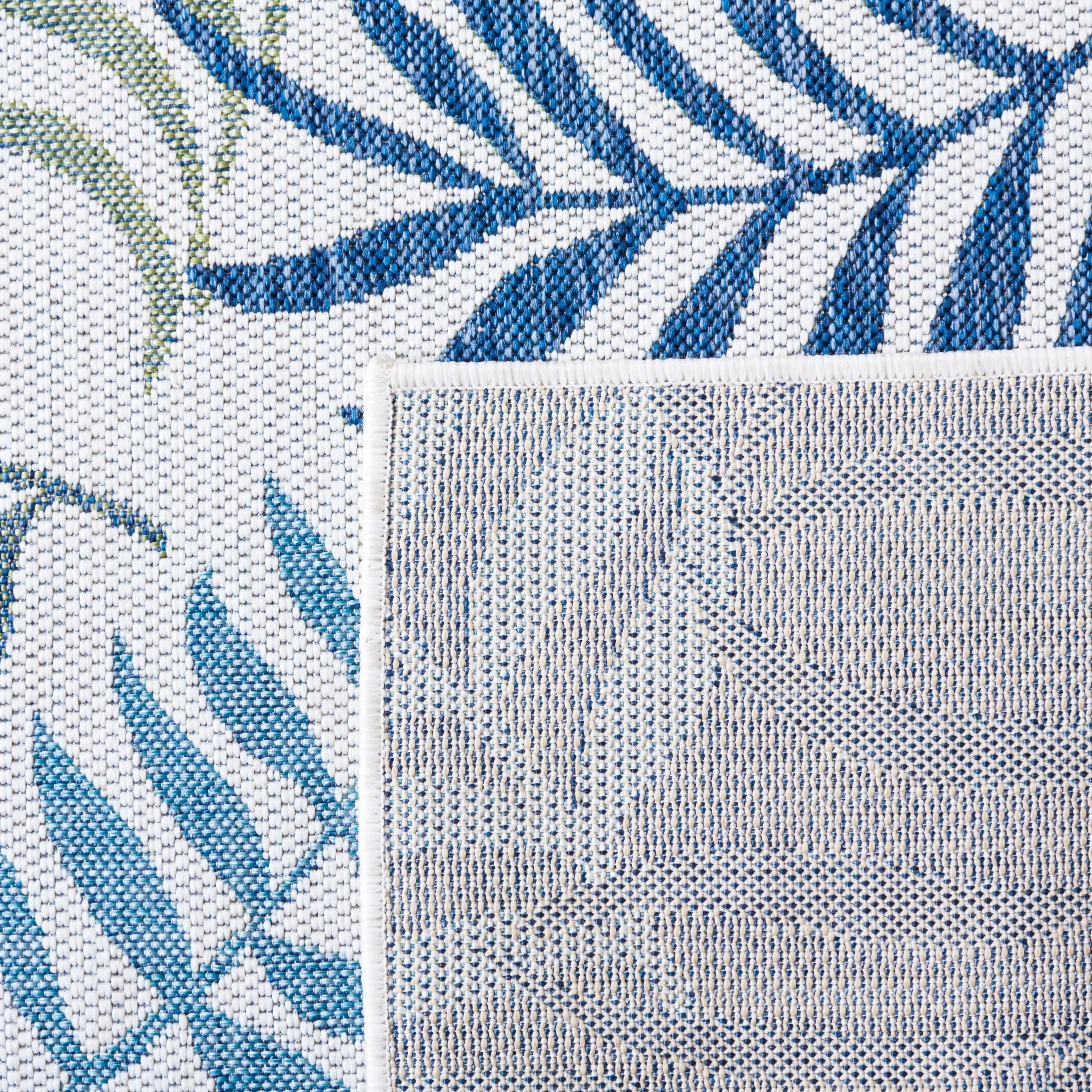 SAFAVIEH Courtyard Kiratsou Indoor/ Outdoor Rug