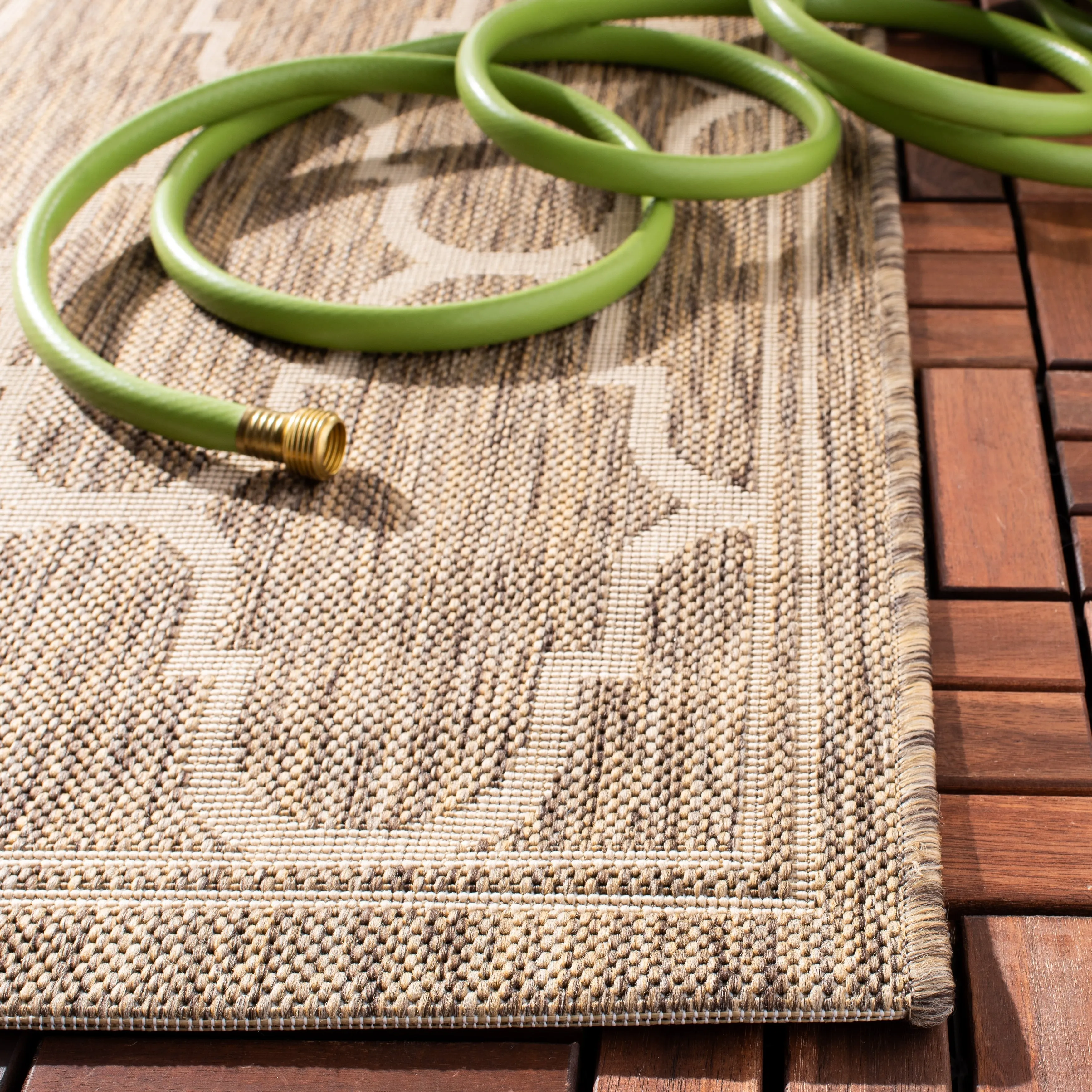 SAFAVIEH Courtyard Lita Waterproof Trellis Backyard Patio Rug