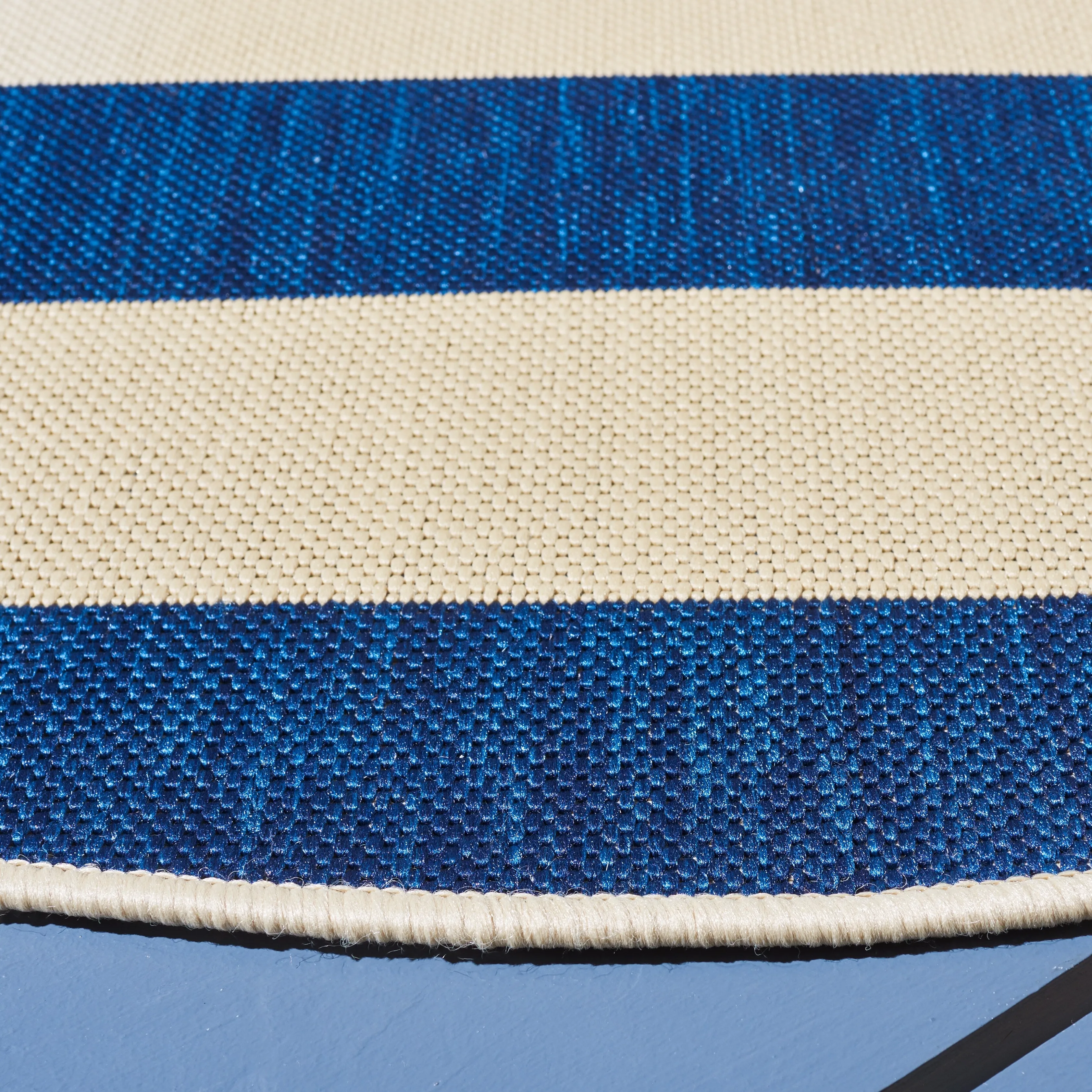 SAFAVIEH Courtyard Maysa Indoor/ Outdoor Waterproof Backyard Patio Rug
