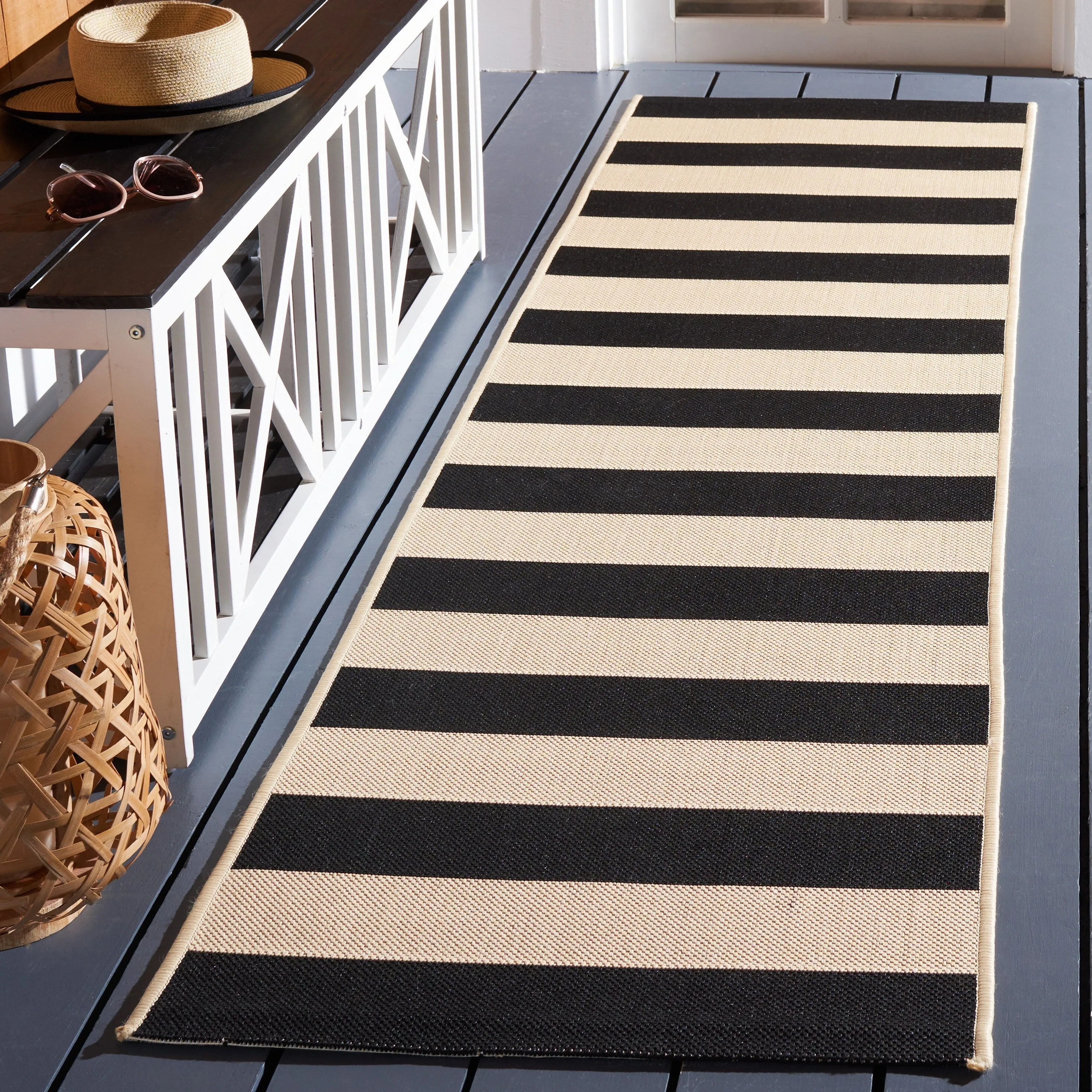 SAFAVIEH Courtyard Maysa Indoor/ Outdoor Waterproof Backyard Patio Rug