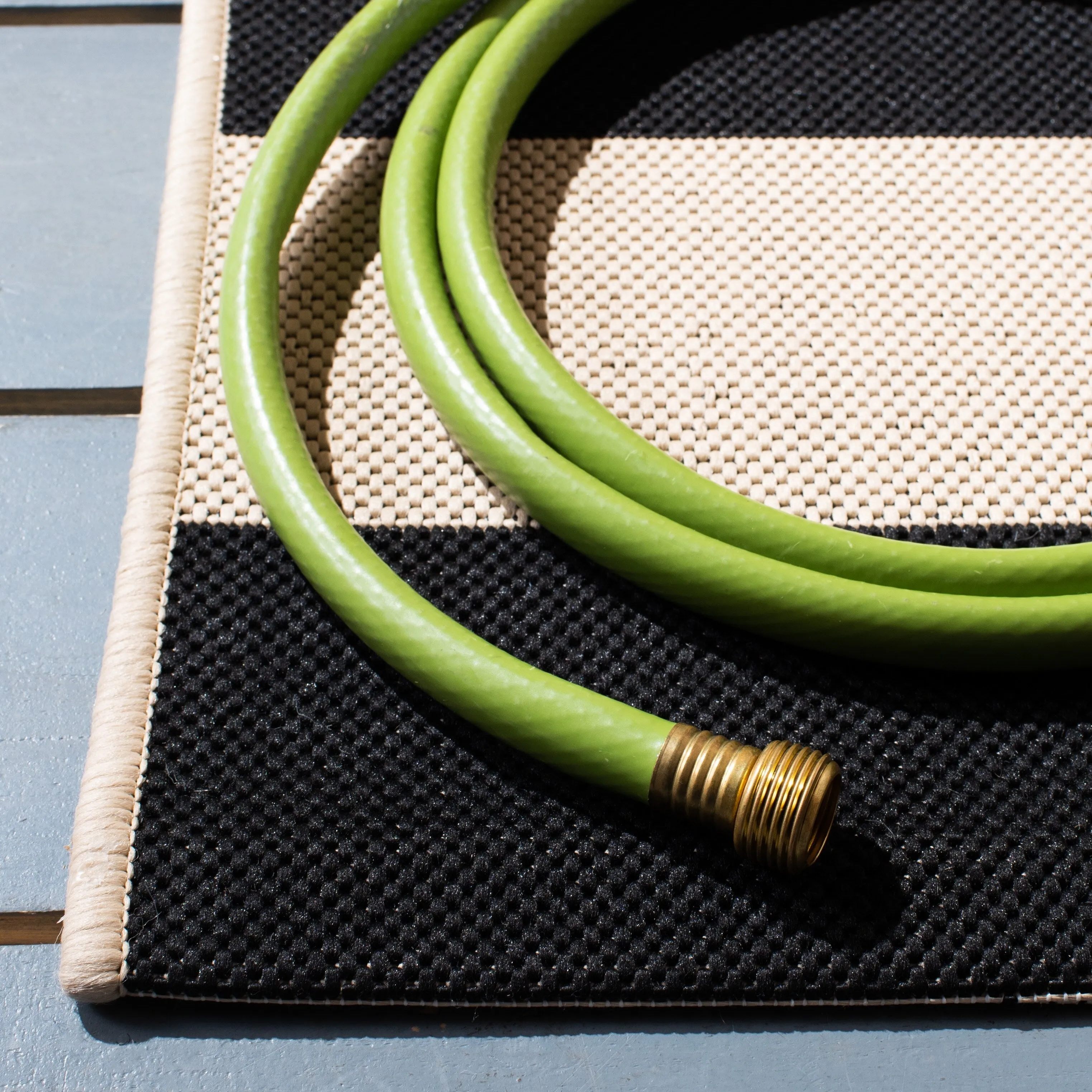 SAFAVIEH Courtyard Maysa Indoor/ Outdoor Waterproof Backyard Patio Rug