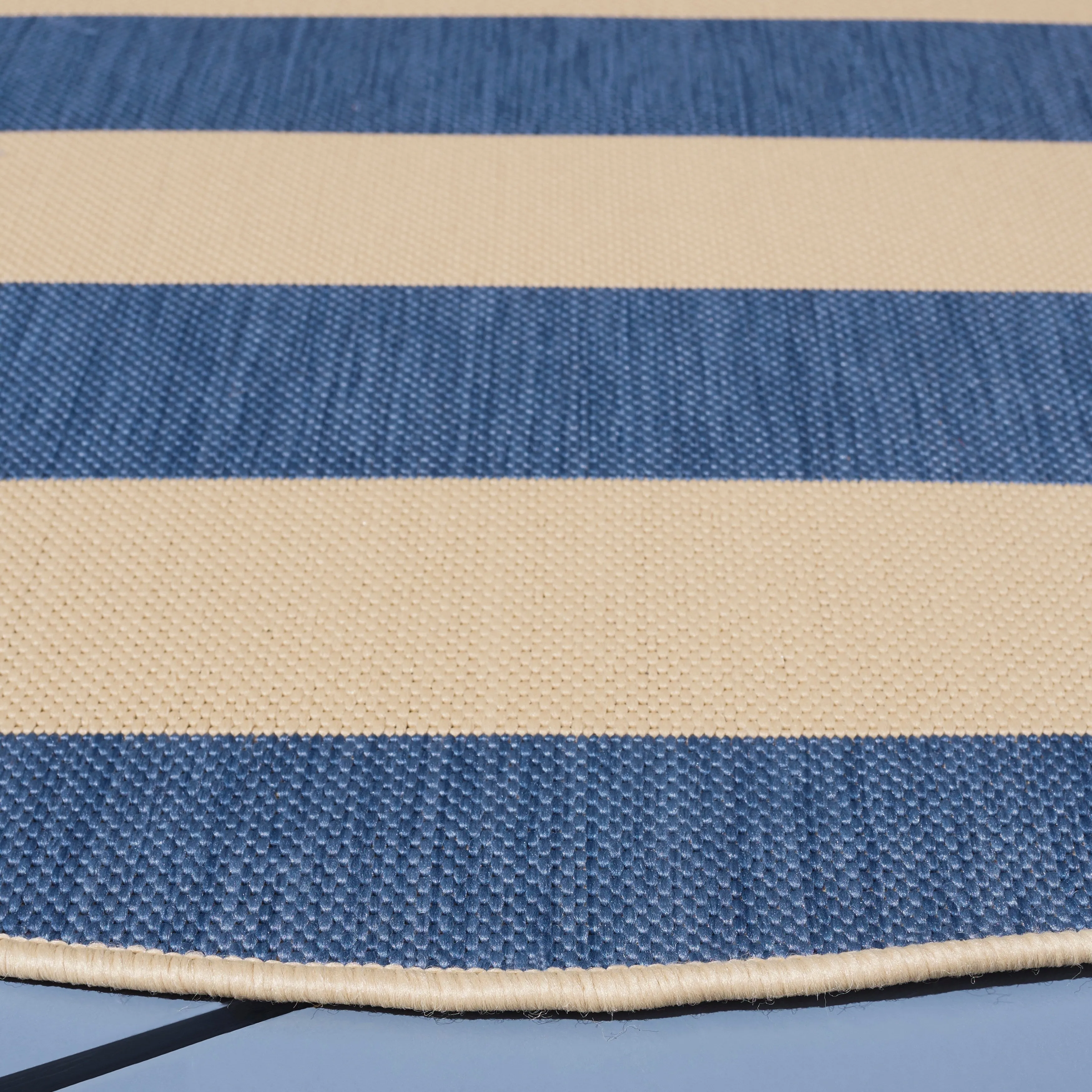 SAFAVIEH Courtyard Maysa Indoor/ Outdoor Waterproof Backyard Patio Rug