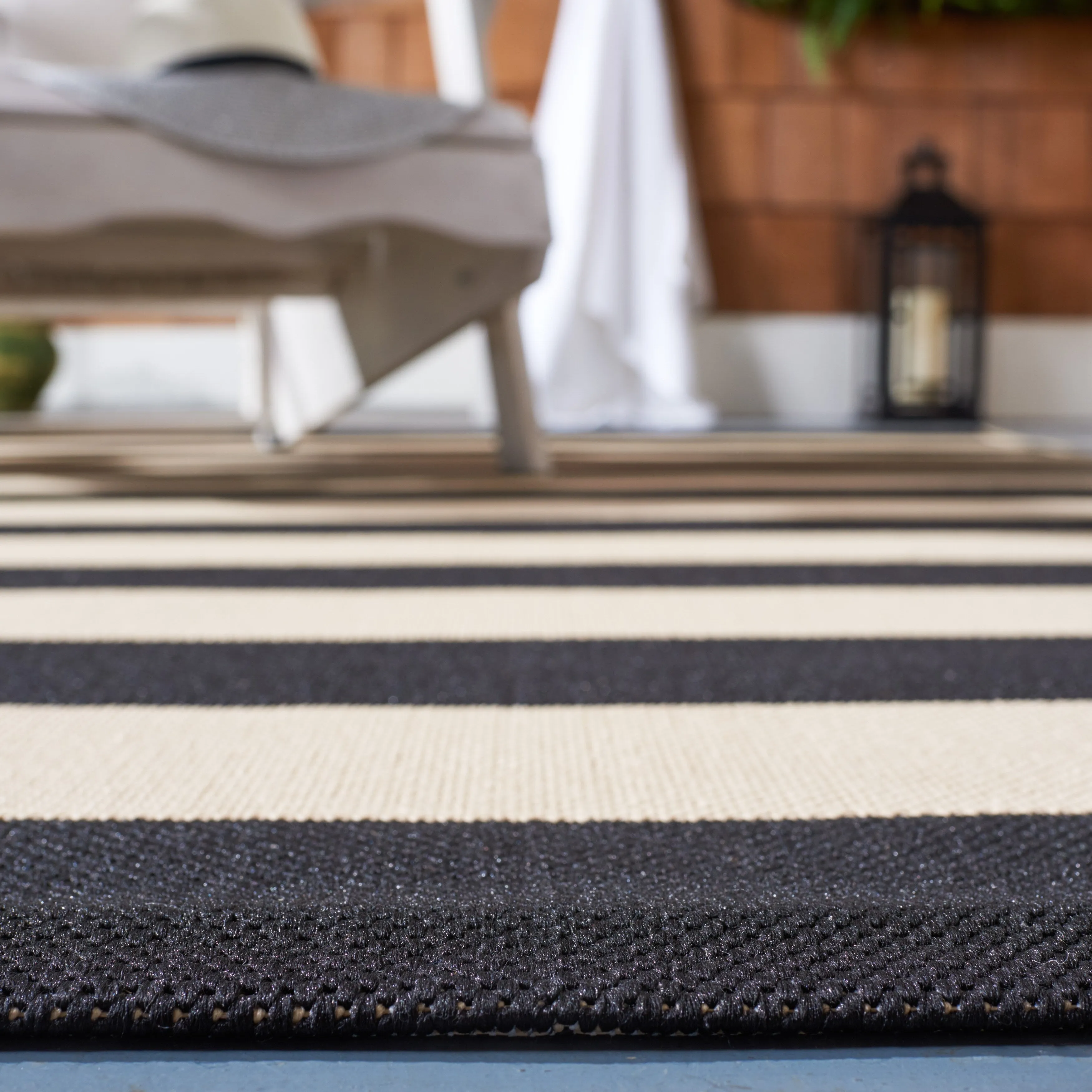 SAFAVIEH Courtyard Maysa Indoor/ Outdoor Waterproof Backyard Patio Rug