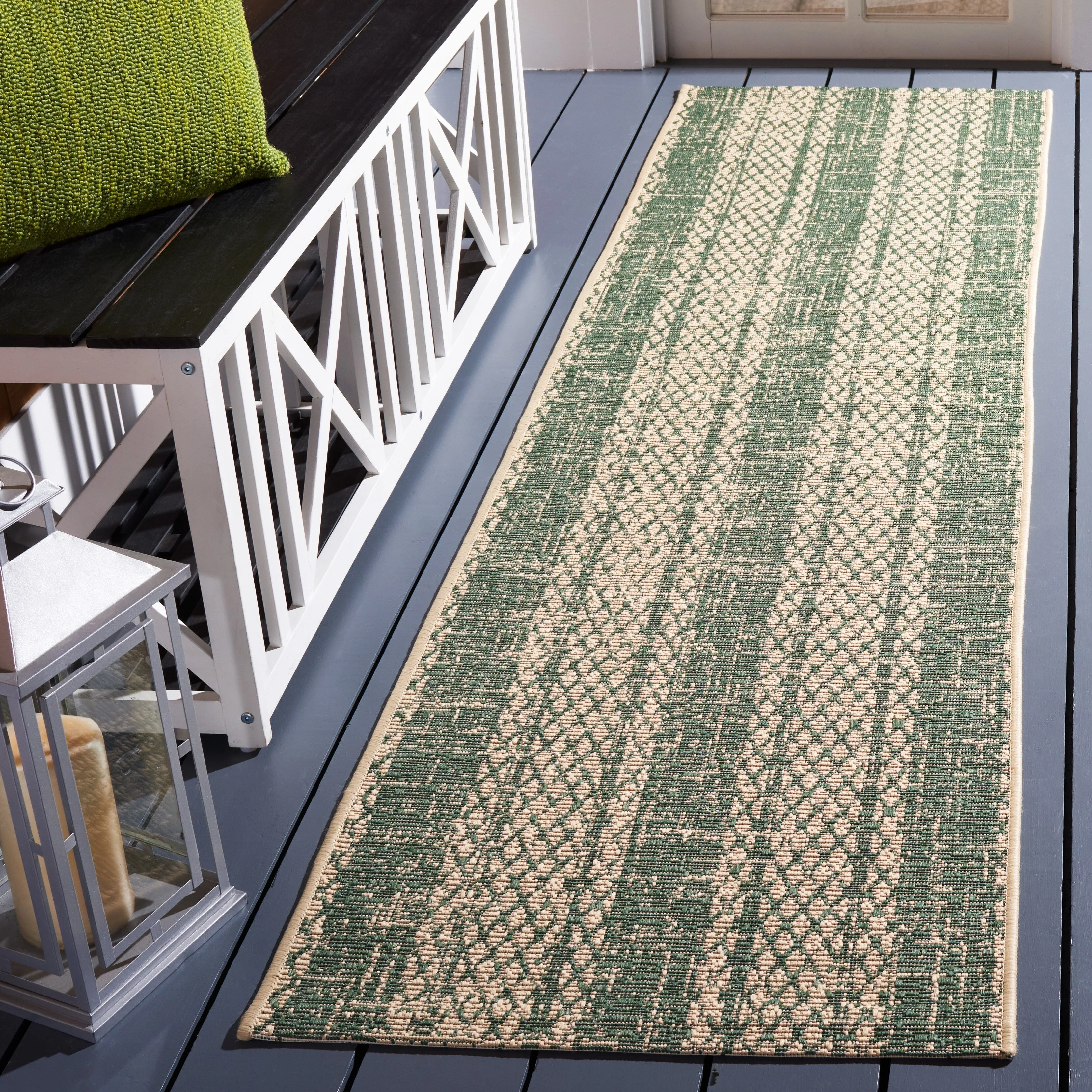 SAFAVIEH Courtyard Nadya Indoor/ Outdoor Waterproof Patio Backyard Rug