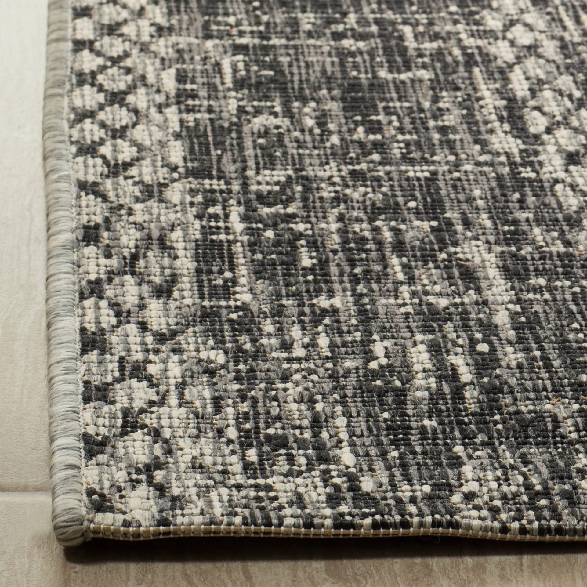 SAFAVIEH Courtyard Nanci Stripe Indoor/ Outdoor Waterproof Patio Backyard Rug