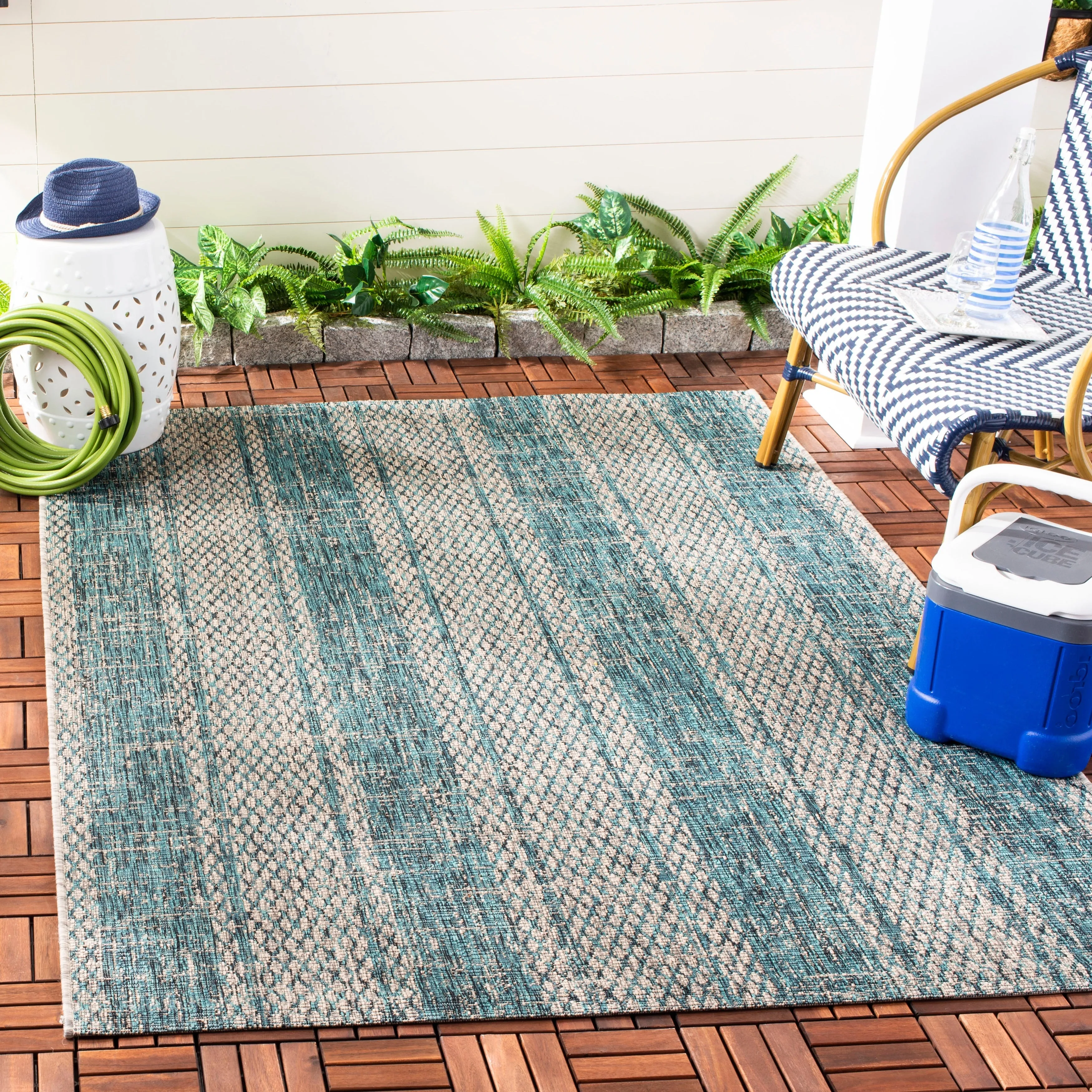 SAFAVIEH Courtyard Nanci Stripe Indoor/ Outdoor Waterproof Patio Backyard Rug