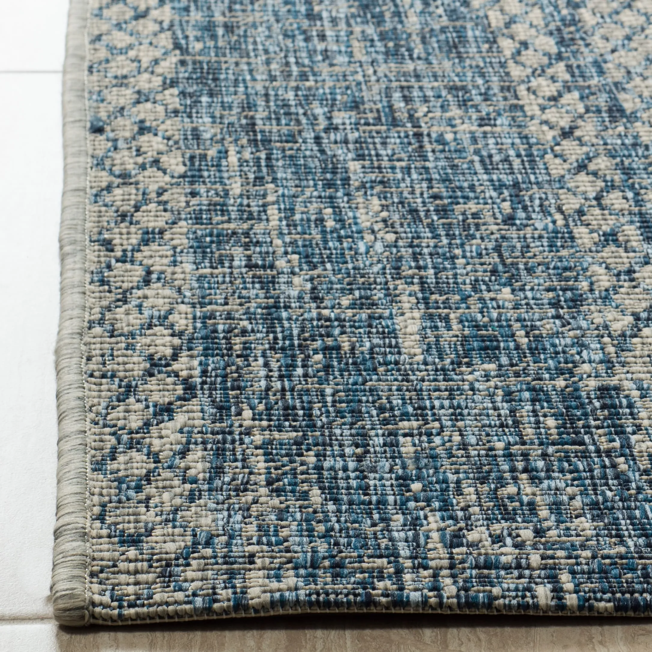 SAFAVIEH Courtyard Nanci Stripe Indoor/ Outdoor Waterproof Patio Backyard Rug