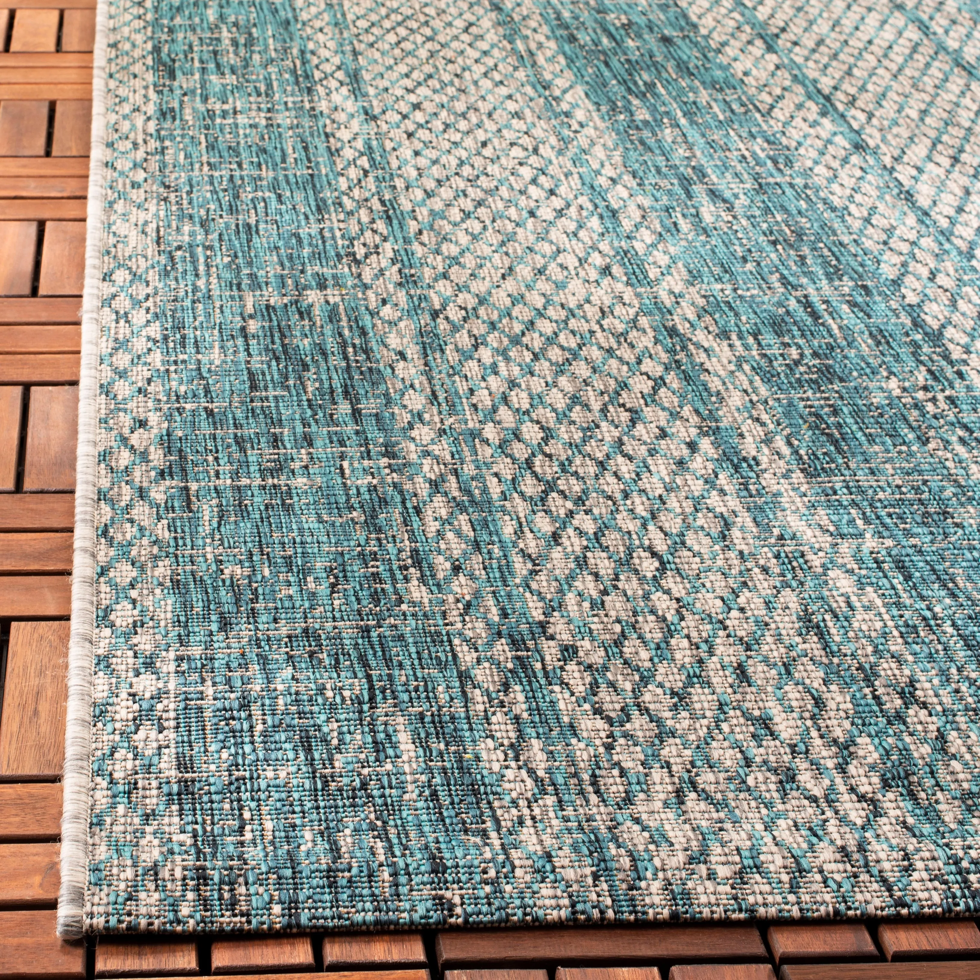 SAFAVIEH Courtyard Nanci Stripe Indoor/ Outdoor Waterproof Patio Backyard Rug