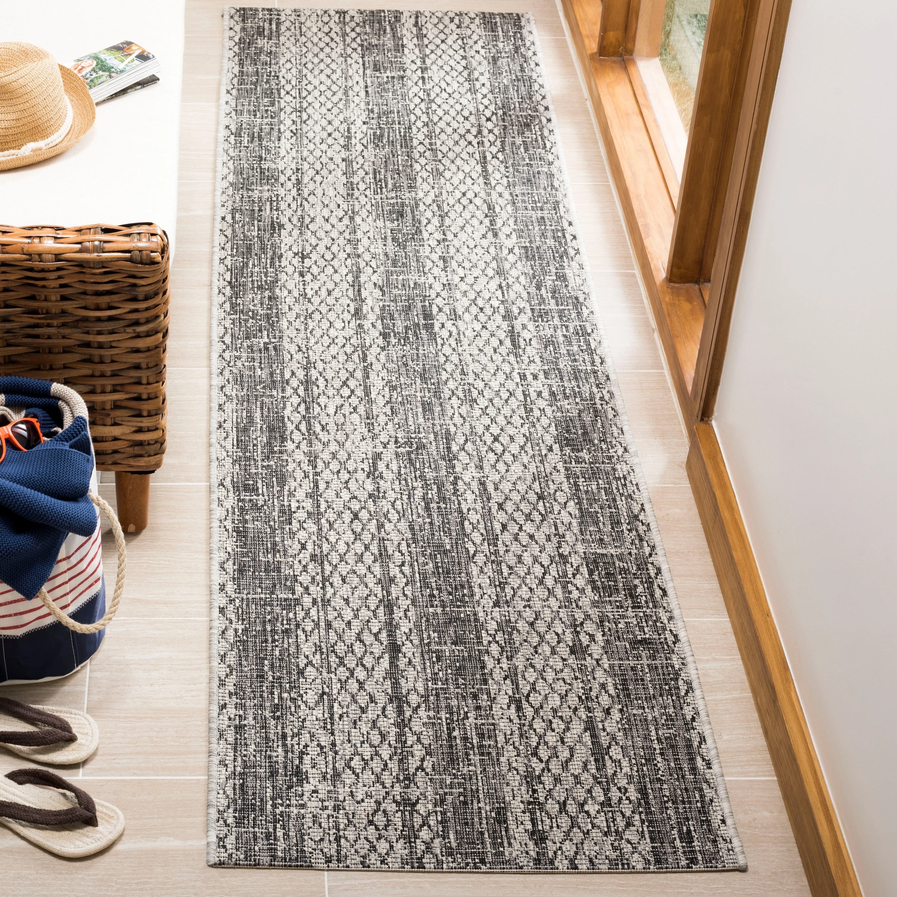 SAFAVIEH Courtyard Nanci Stripe Indoor/ Outdoor Waterproof Patio Backyard Rug